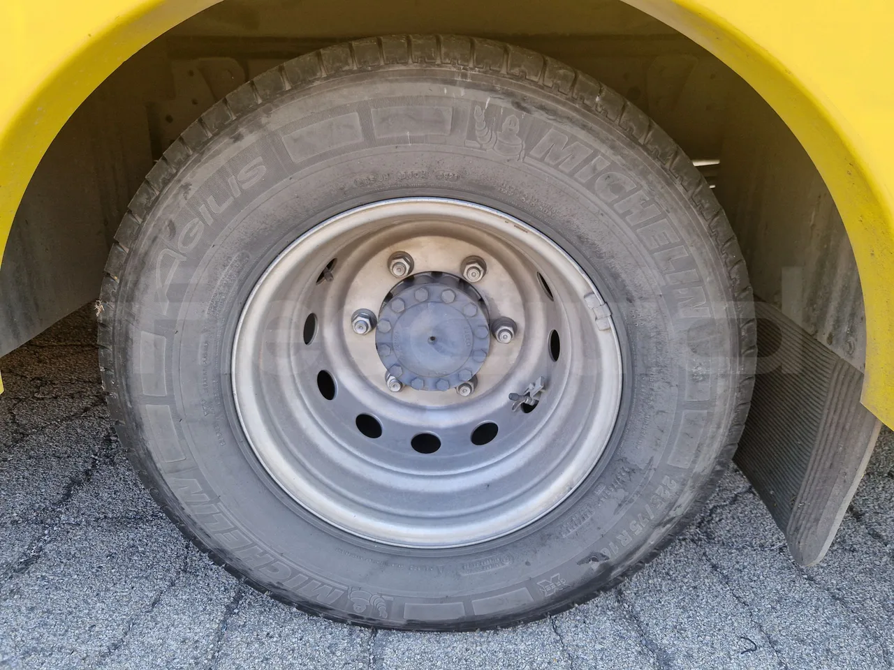 Iveco Indcar WGIVMY11 MOBI SCUOLABUS - EUR6 - 100Kw - 8,592m - tread condition second axle tires right