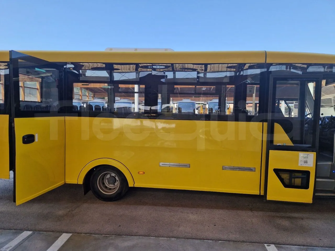 Iveco Indcar WGIVMY11 MOBI SCUOLABUS - EUR6 - 100Kw - 8,592m - turntable external (18m)