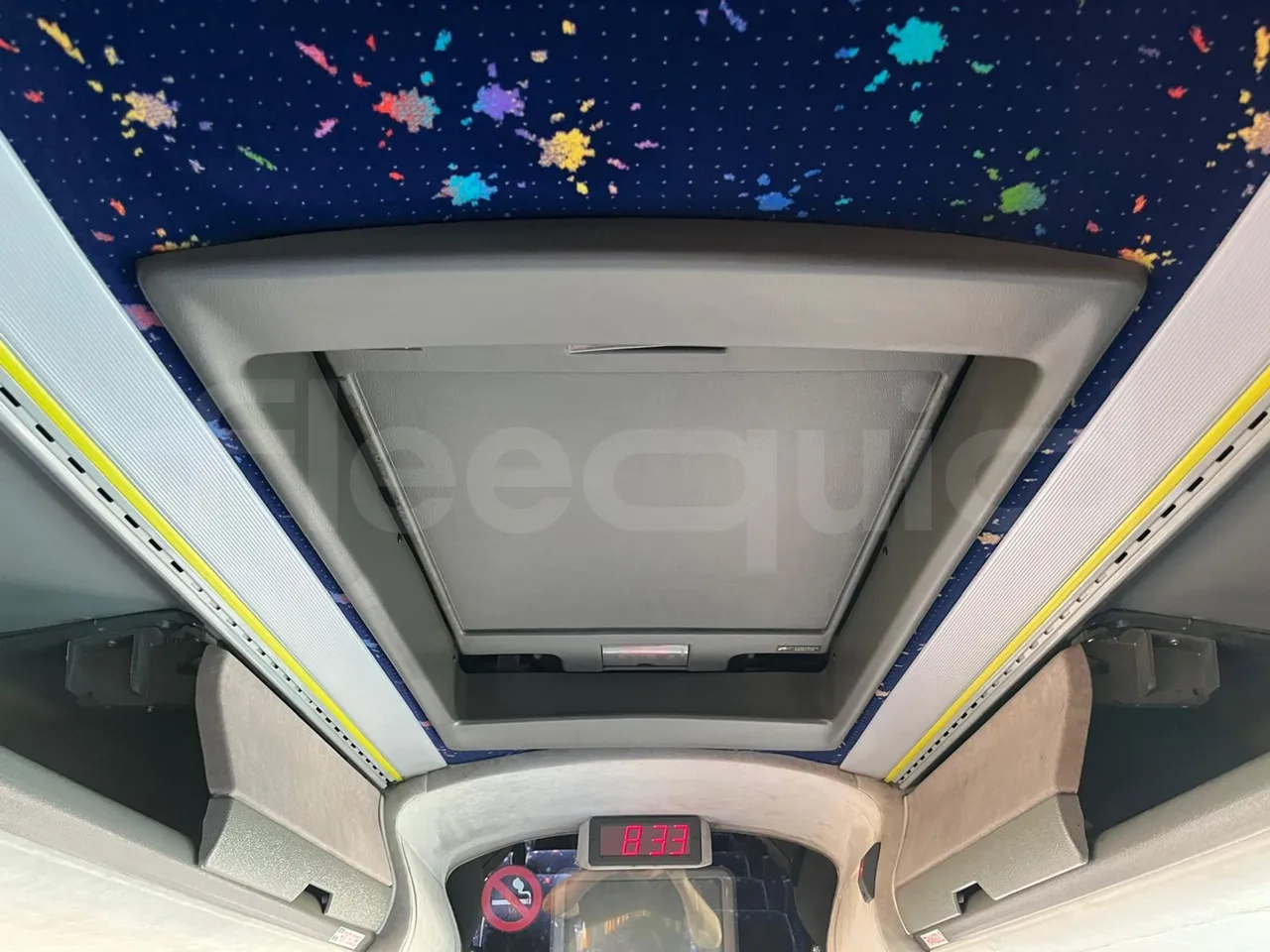 Irisbus 397E.12 397E.12.35-M/ Euro2 - 254 Kw - 12.000 Mt - camera accessories photo