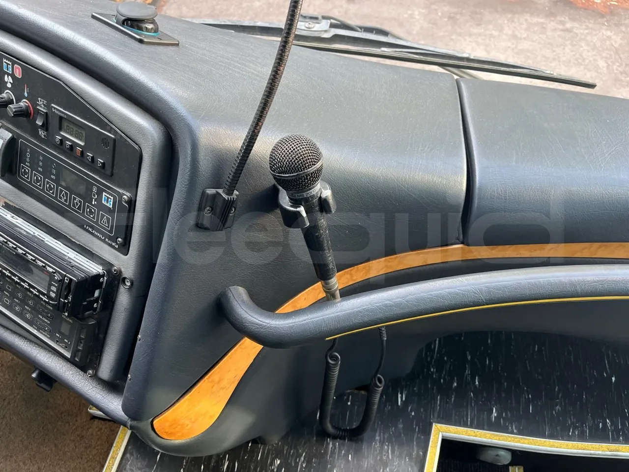 Irisbus 397E.12 397E.12.35-M/ Euro2 - 254 Kw - 12.000 Mt - hostes microphone accessories photo
