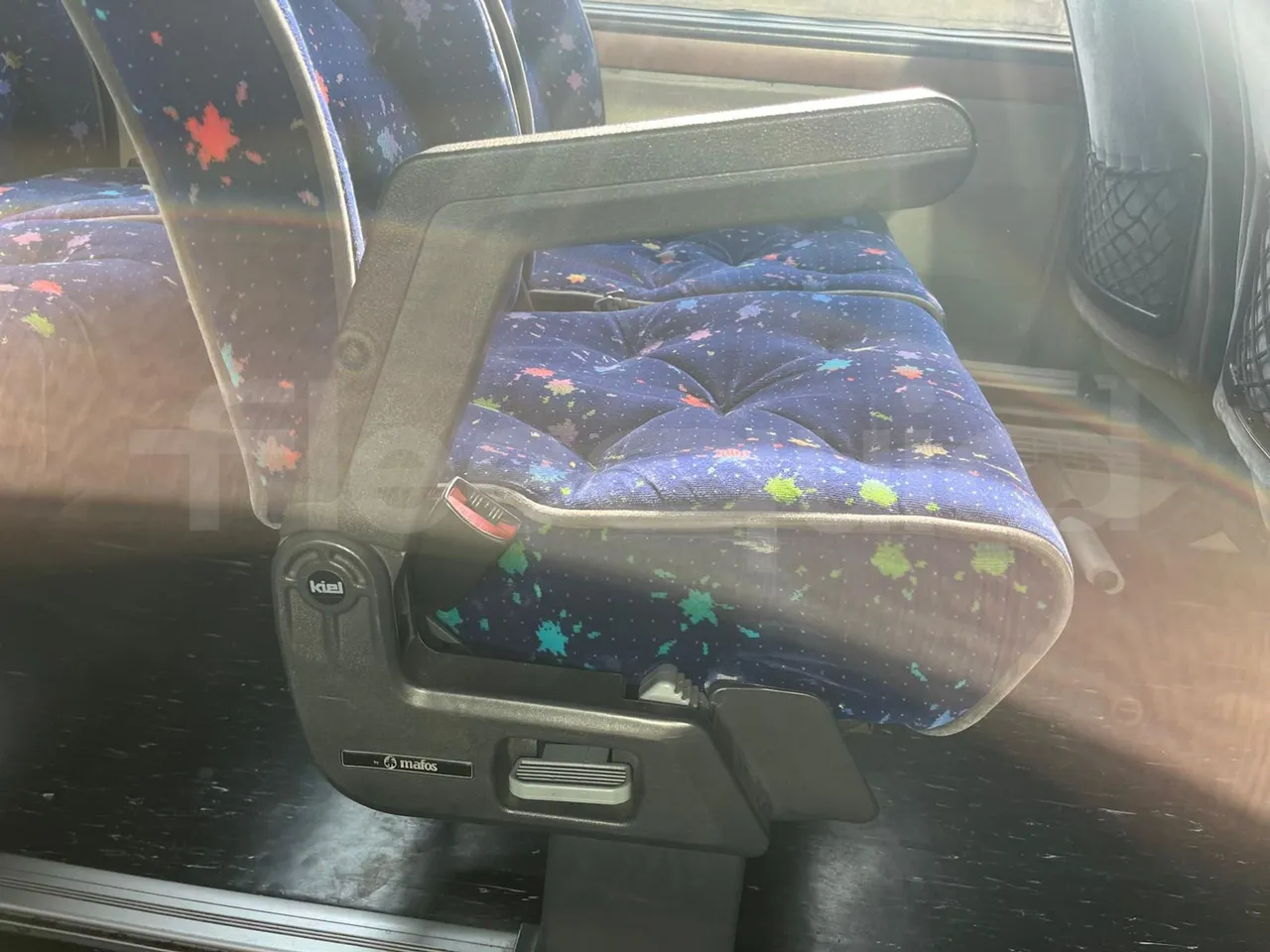 Irisbus 397E.12 397E.12.35-M/ Euro2 - 254 Kw - 12.000 Mt - armrest detail photo