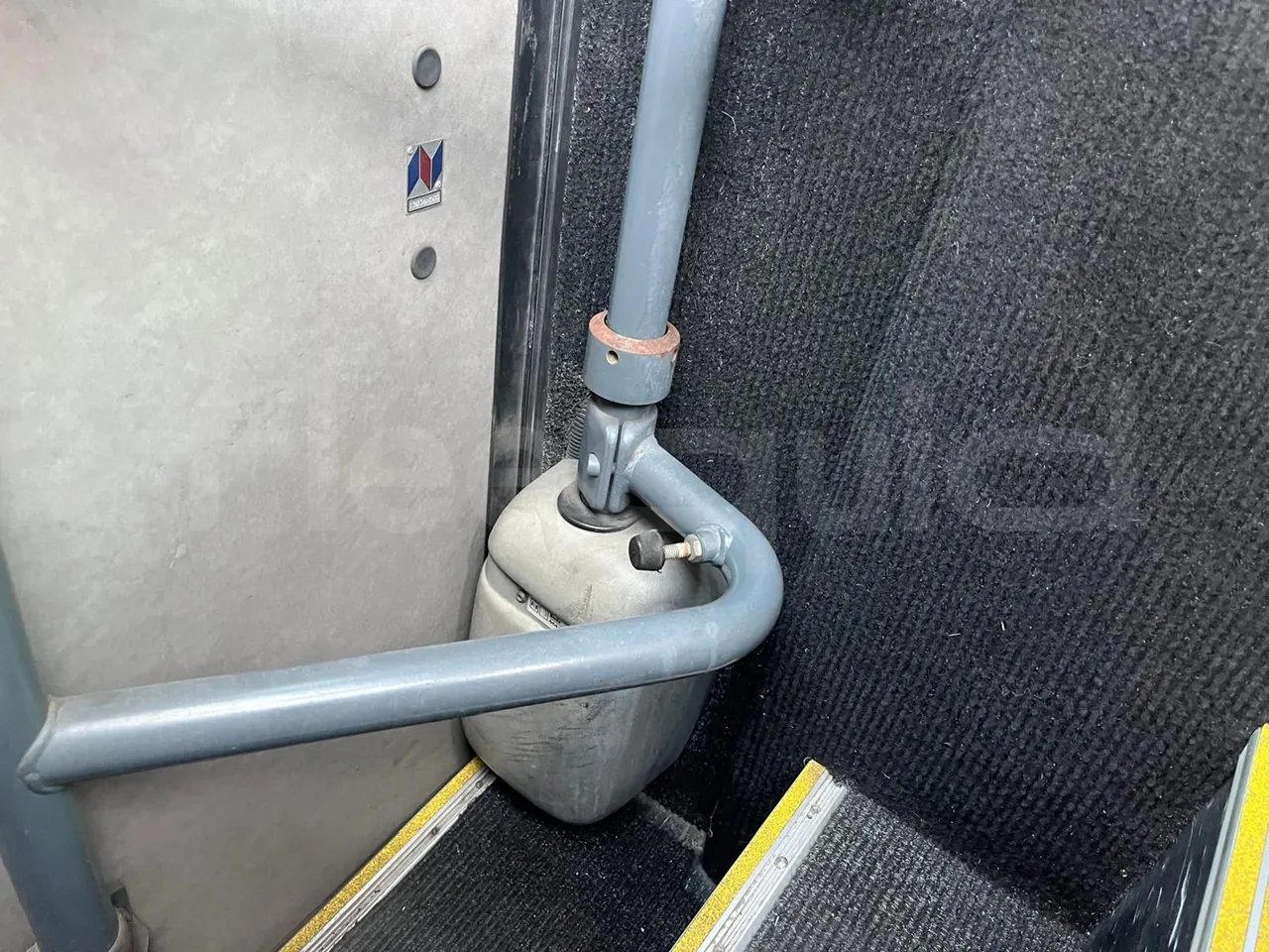 Irisbus 397E.12 397E.12.35-M/ Euro2 - 254 Kw - 12.000 Mt - door mechanism photo
