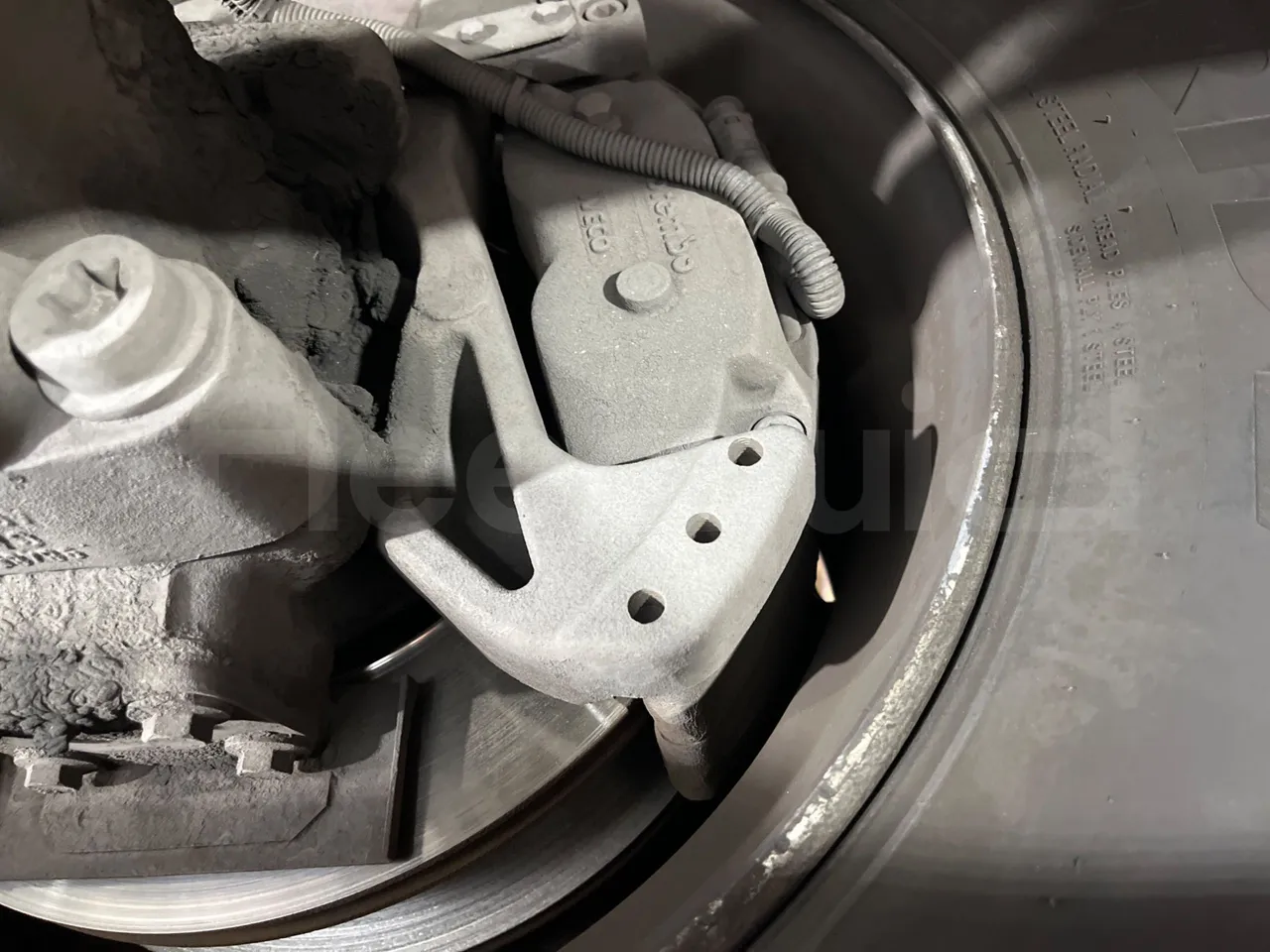 Irisbus 397E.12 397E.12.35-M/ Euro2 - 254 Kw - 12.000 Mt - front brake calipers left