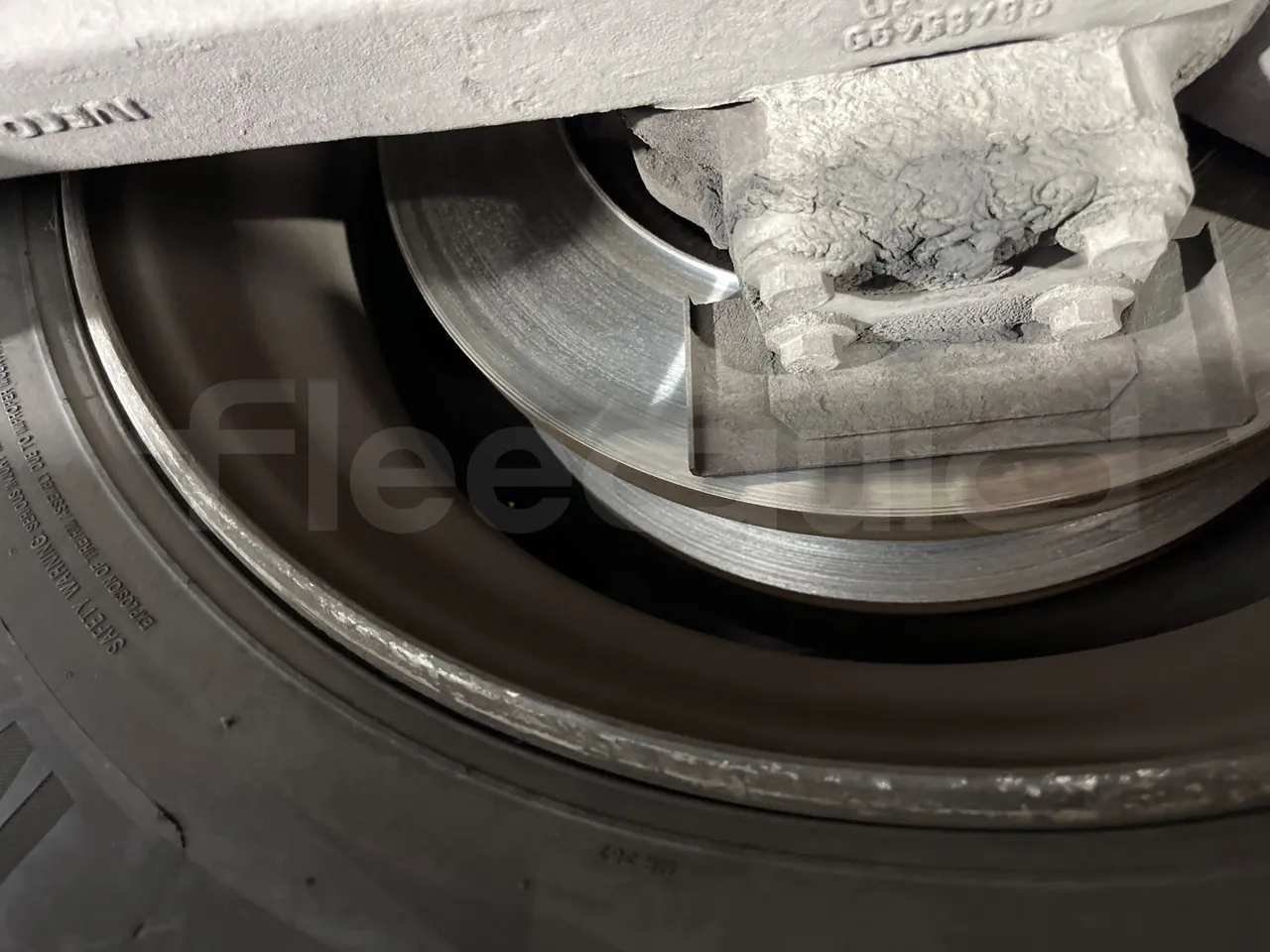 Irisbus 397E.12 397E.12.35-M/ Euro2 - 254 Kw - 12.000 Mt - front discs left
