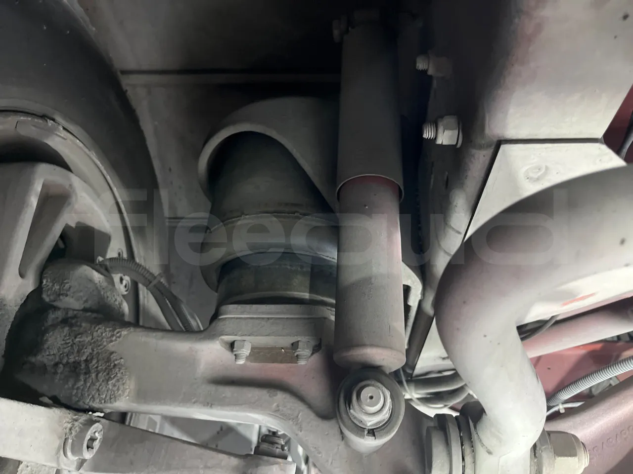 Irisbus 397E.12 397E.12.35-M/ Euro2 - 254 Kw - 12.000 Mt - front shock absorbers left