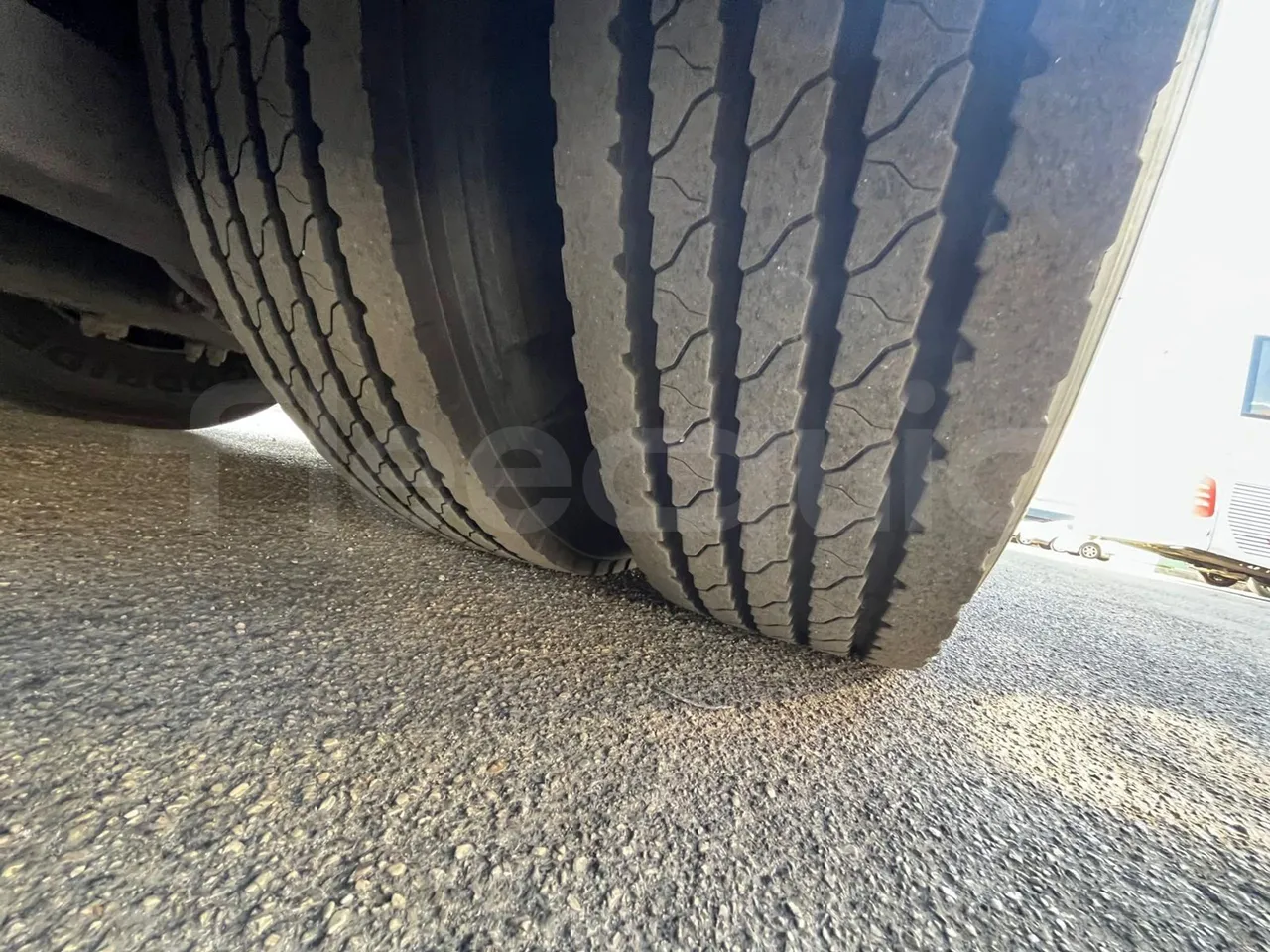 Irisbus 397E.12 397E.12.35-M/ Euro2 - 254 Kw - 12.000 Mt - tread condition second axle tires left