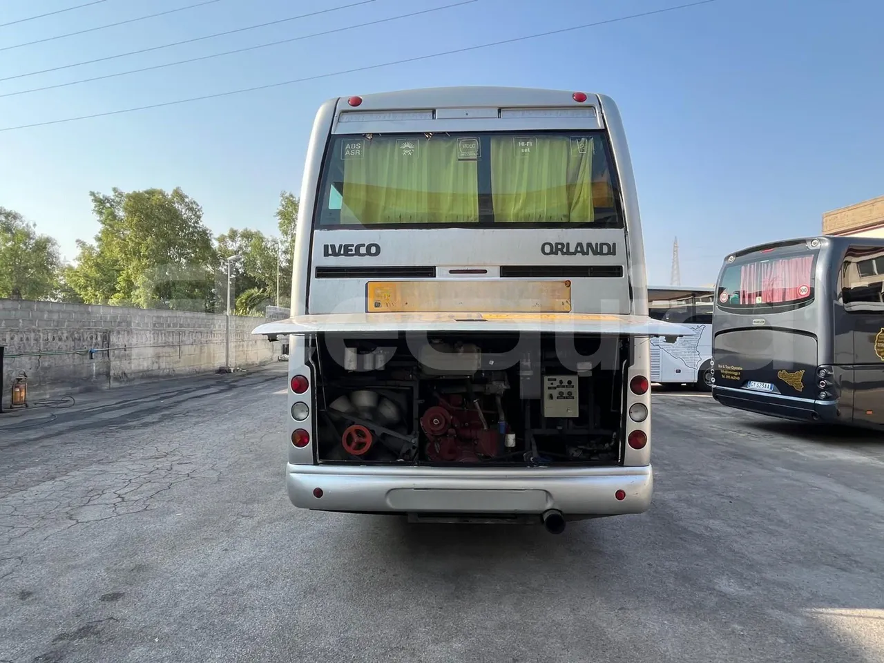 Irisbus 397E.12 397E.12.35-M/ Euro2 - 254 Kw - 12.000 Mt - rear hatch open (mandatory for bus to scrap)