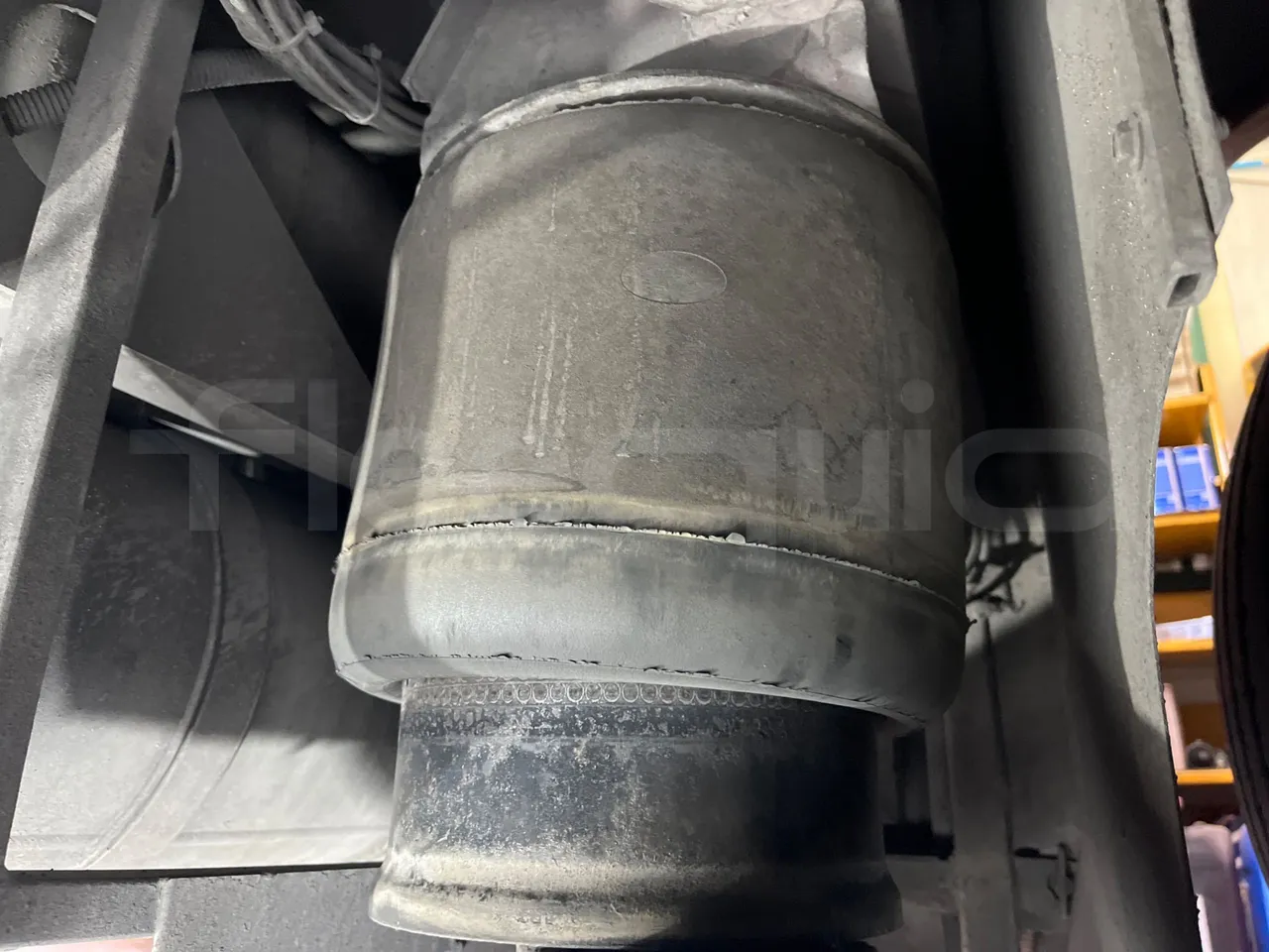 Irisbus 397E.12 397E.12.35-M/ Euro2 - 254 Kw - 12.000 Mt - axle 2 shock absorbers 2 left