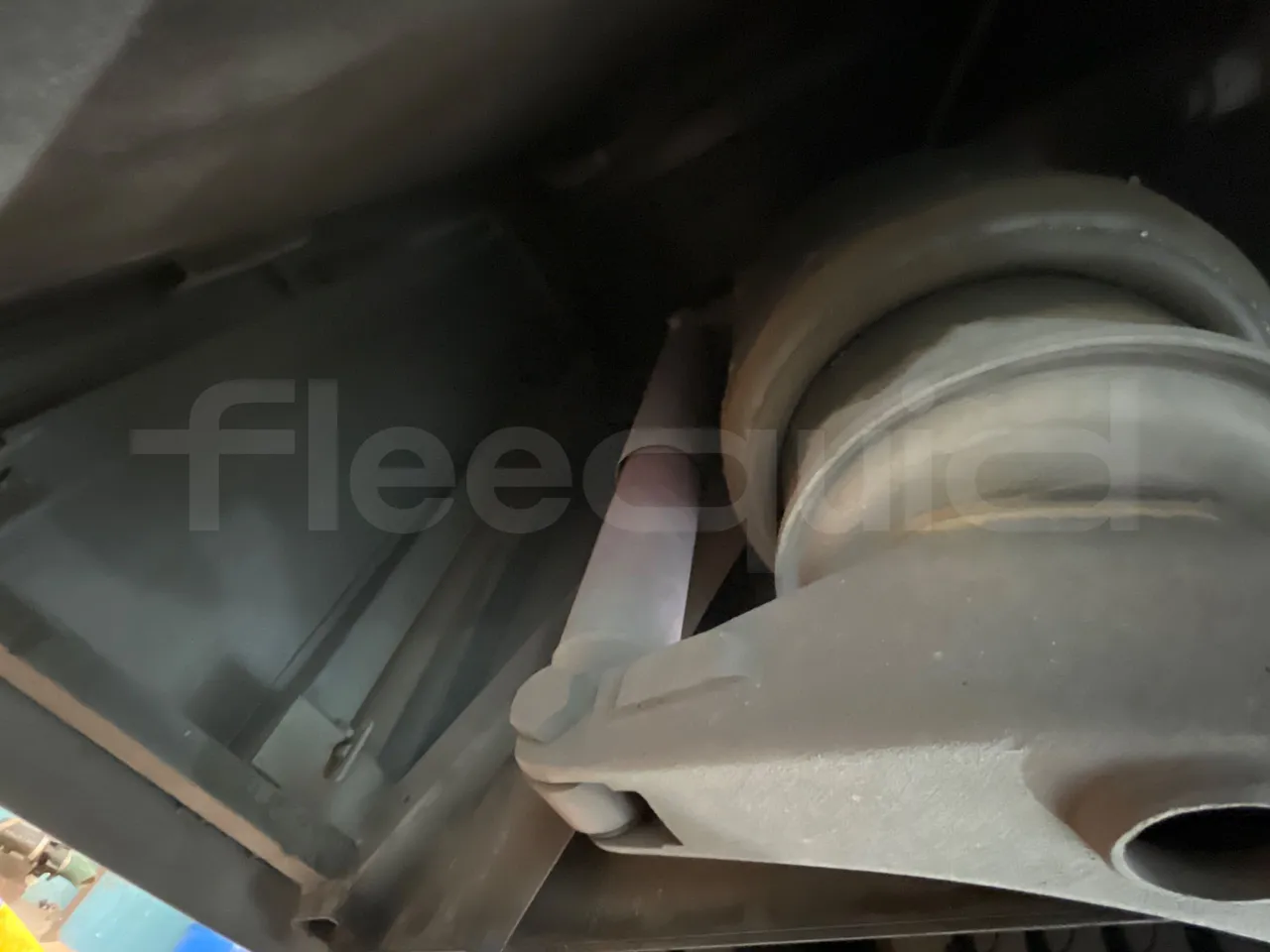 Irisbus 397E.12 397E.12.35-M/ Euro2 - 254 Kw - 12.000 Mt - axle 2 shock absorbers 1 right