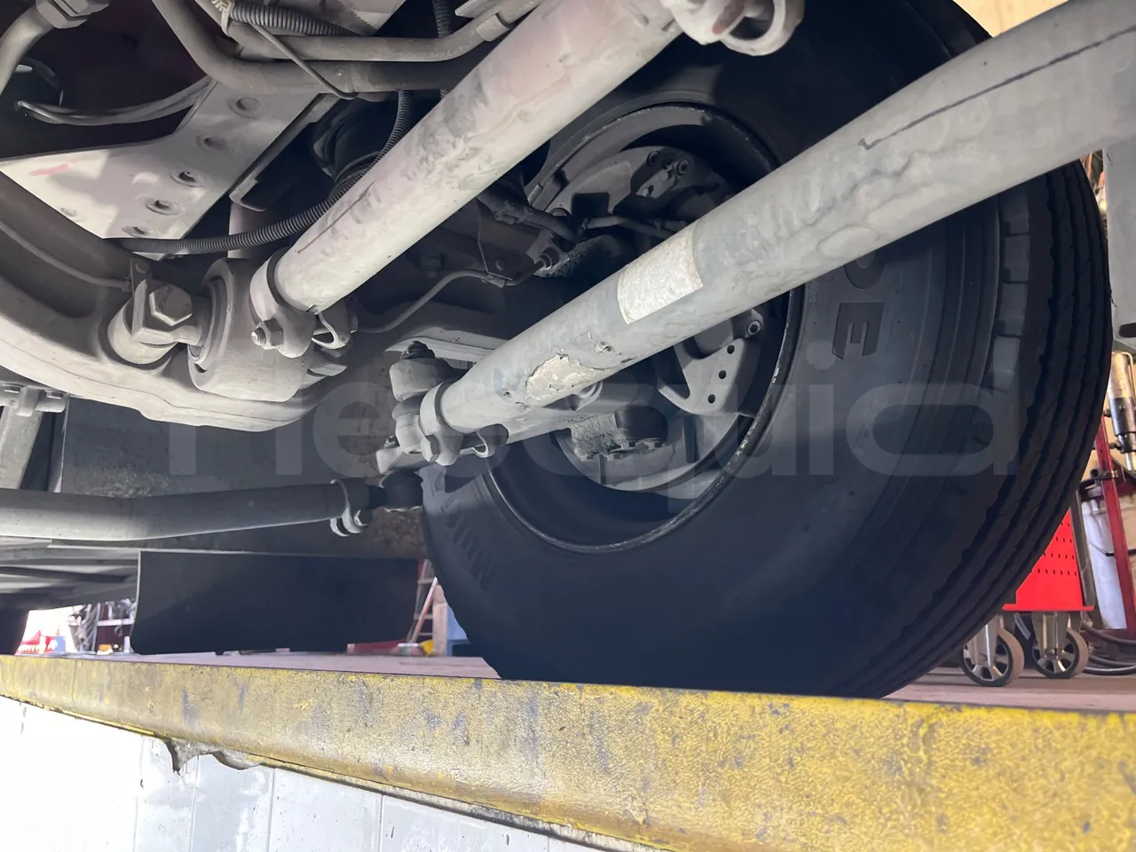 Irisbus 397E.12 397E.12.35-M/ Euro2 - 254 Kw - 12.000 Mt - front axle left side