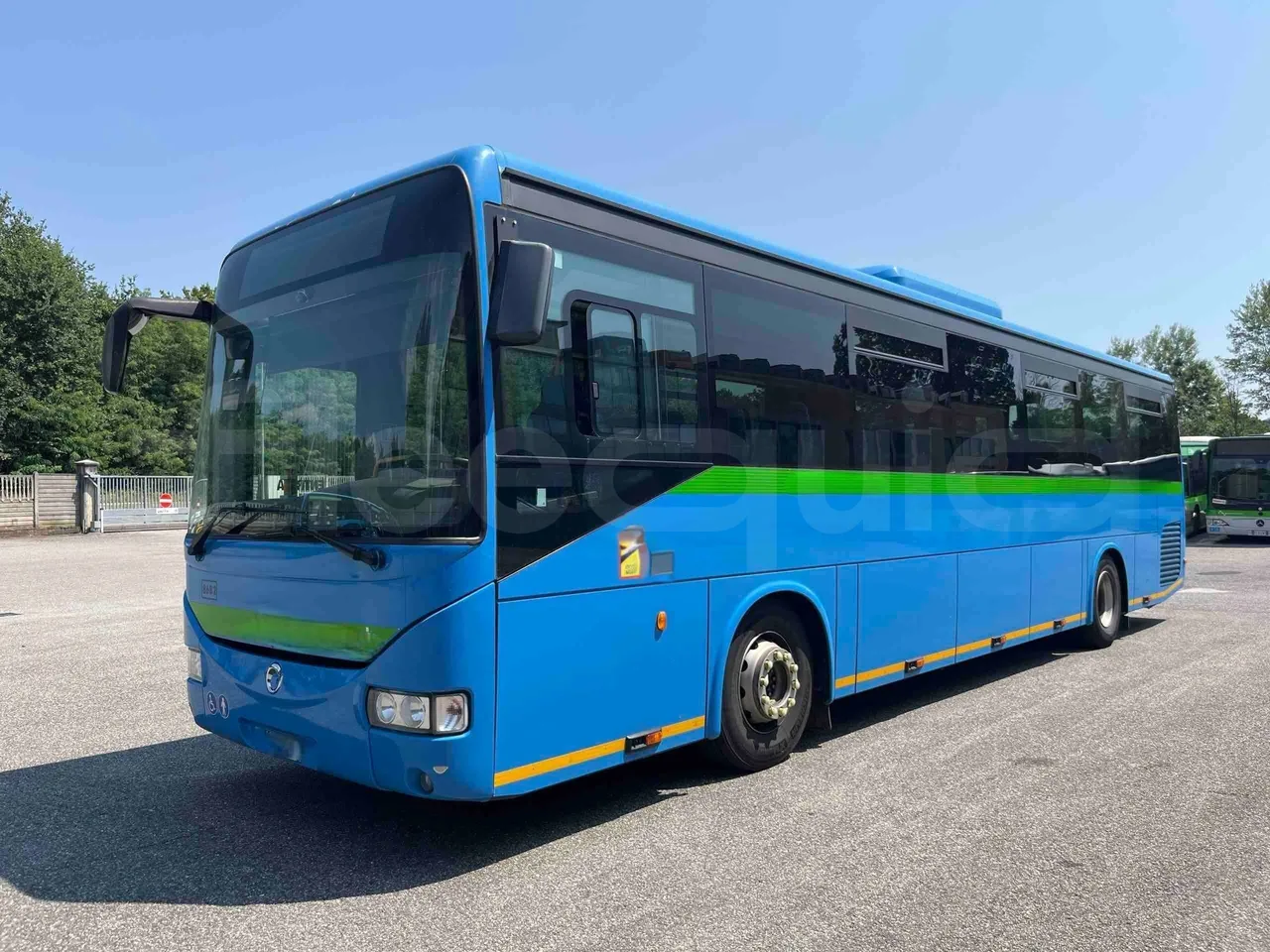 Iveco Crossway - 3/4 Front Left Side