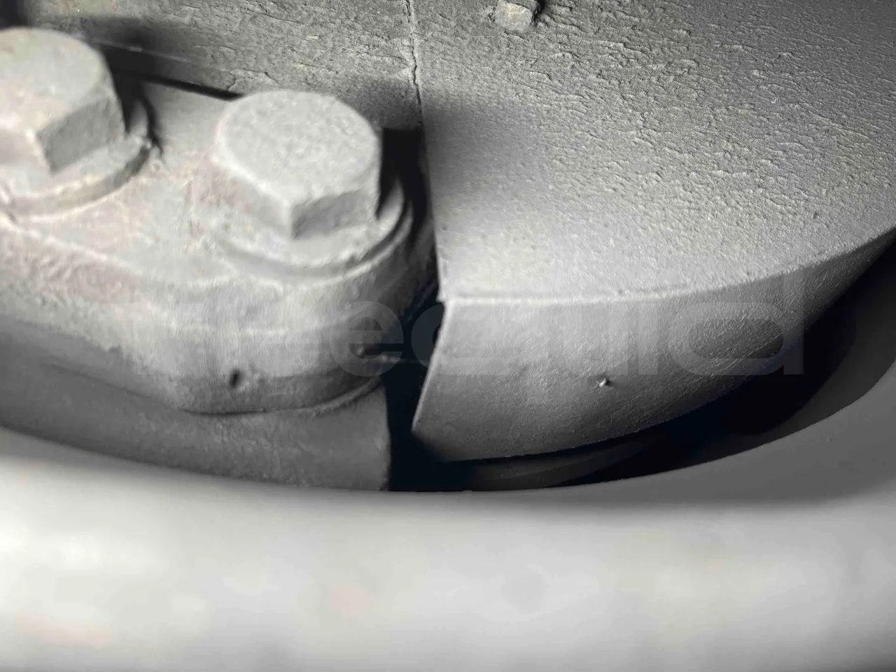 Iveco Crossway - Second Axle Discs Left Side