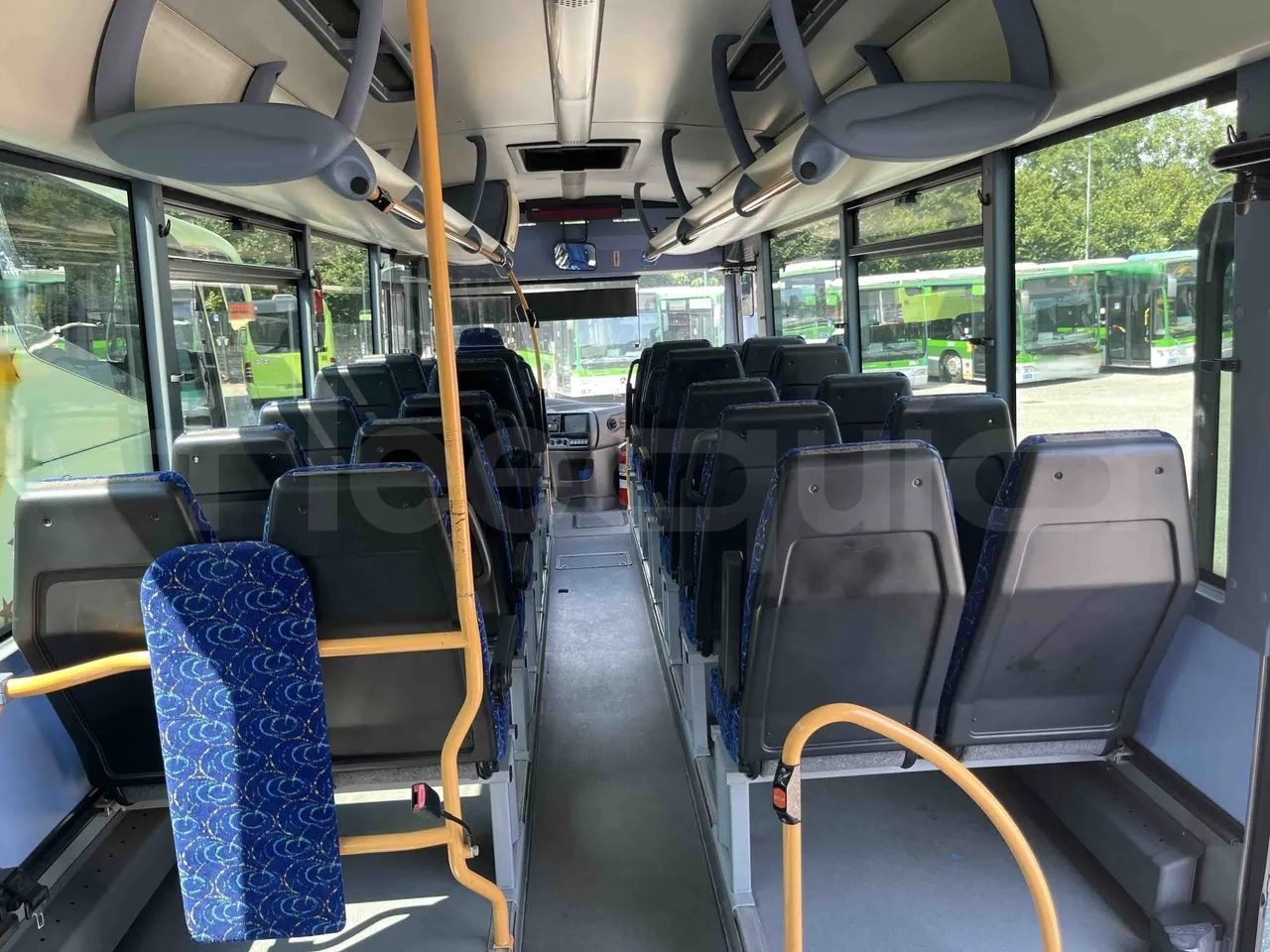 Iveco Crossway - Forward Seats From Middle Position