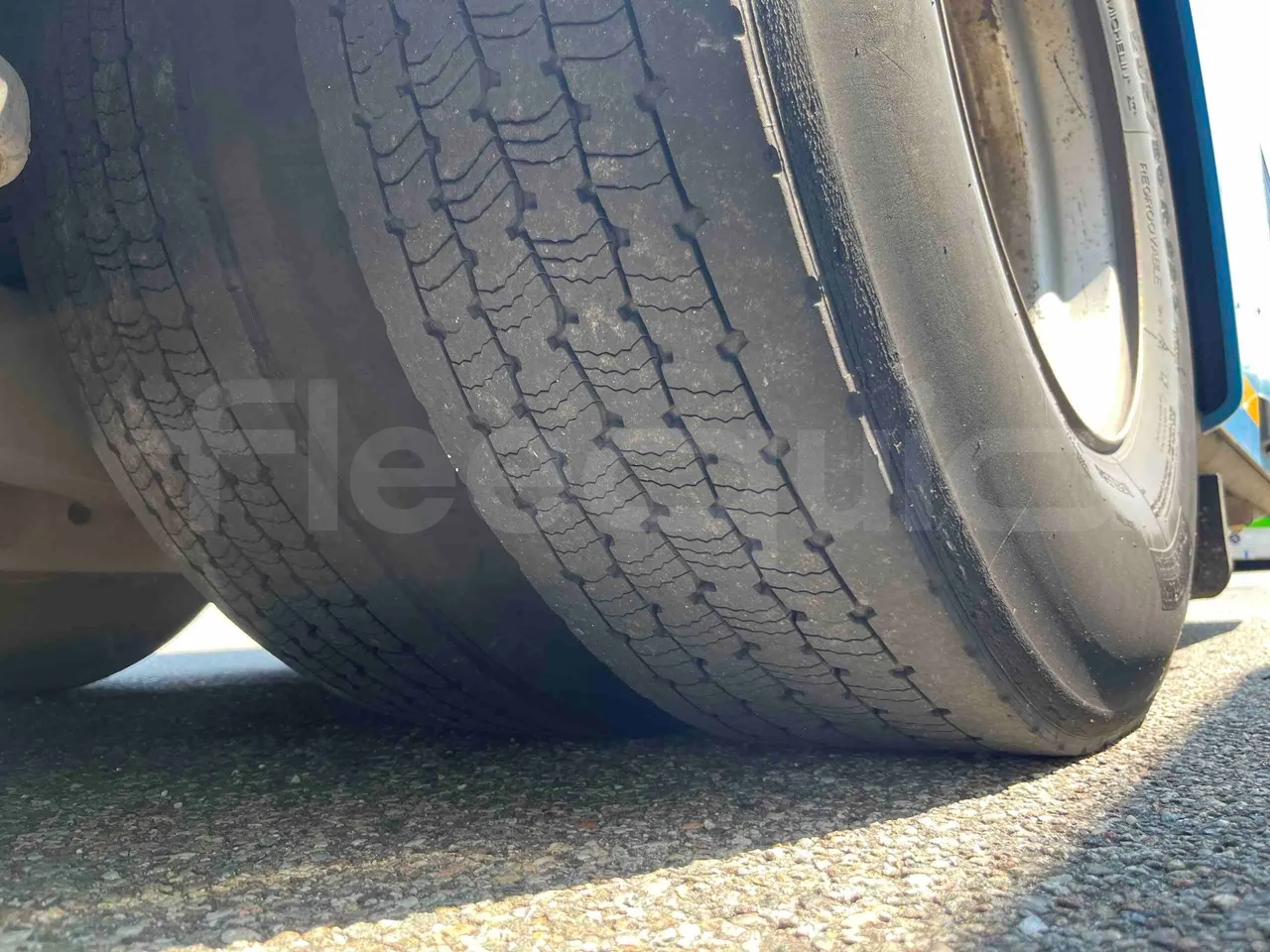 Iveco Crossway - Second Axle Left Side: Tyre Tread