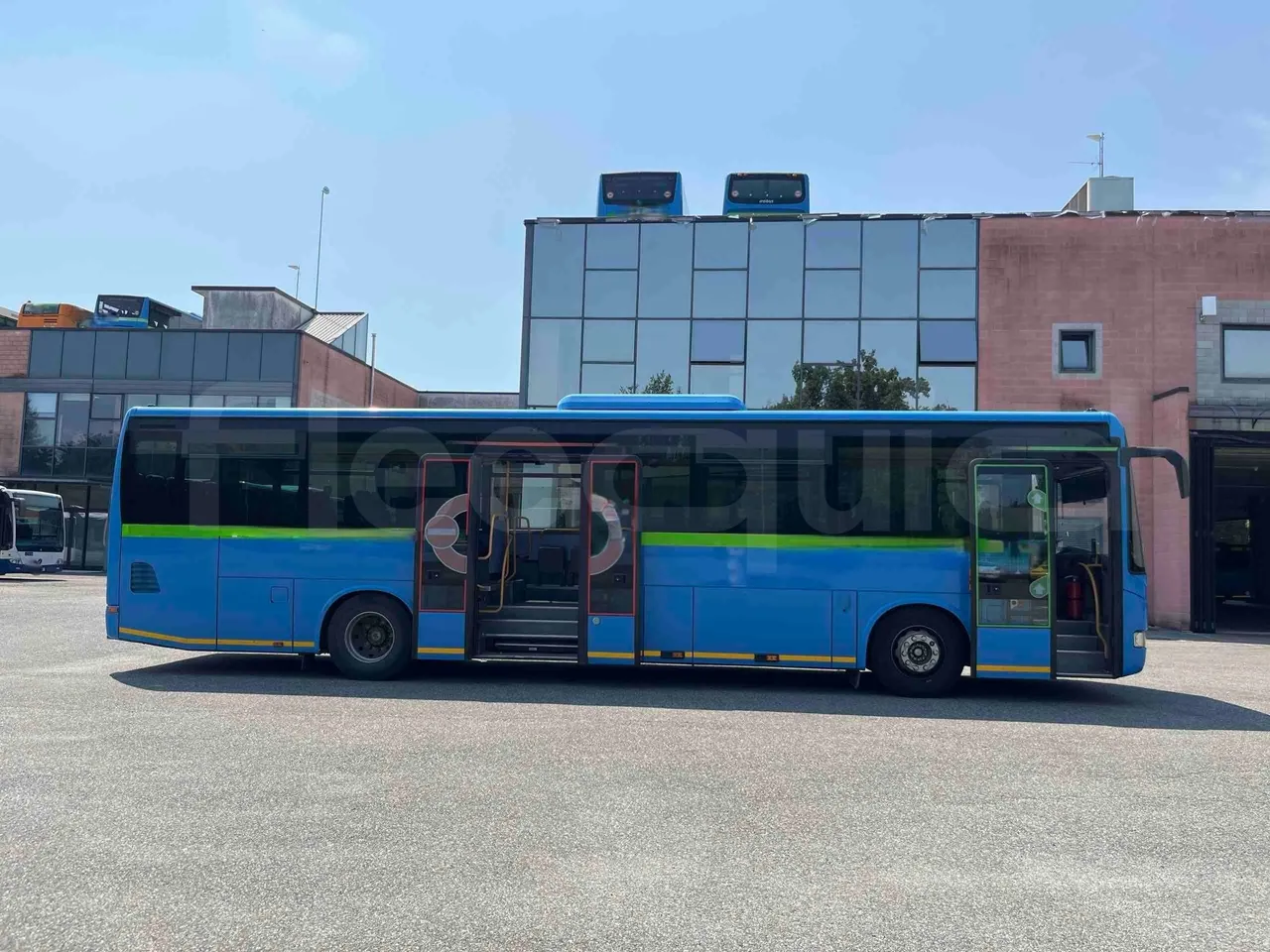 Iveco Crossway - Right Side Doors Open