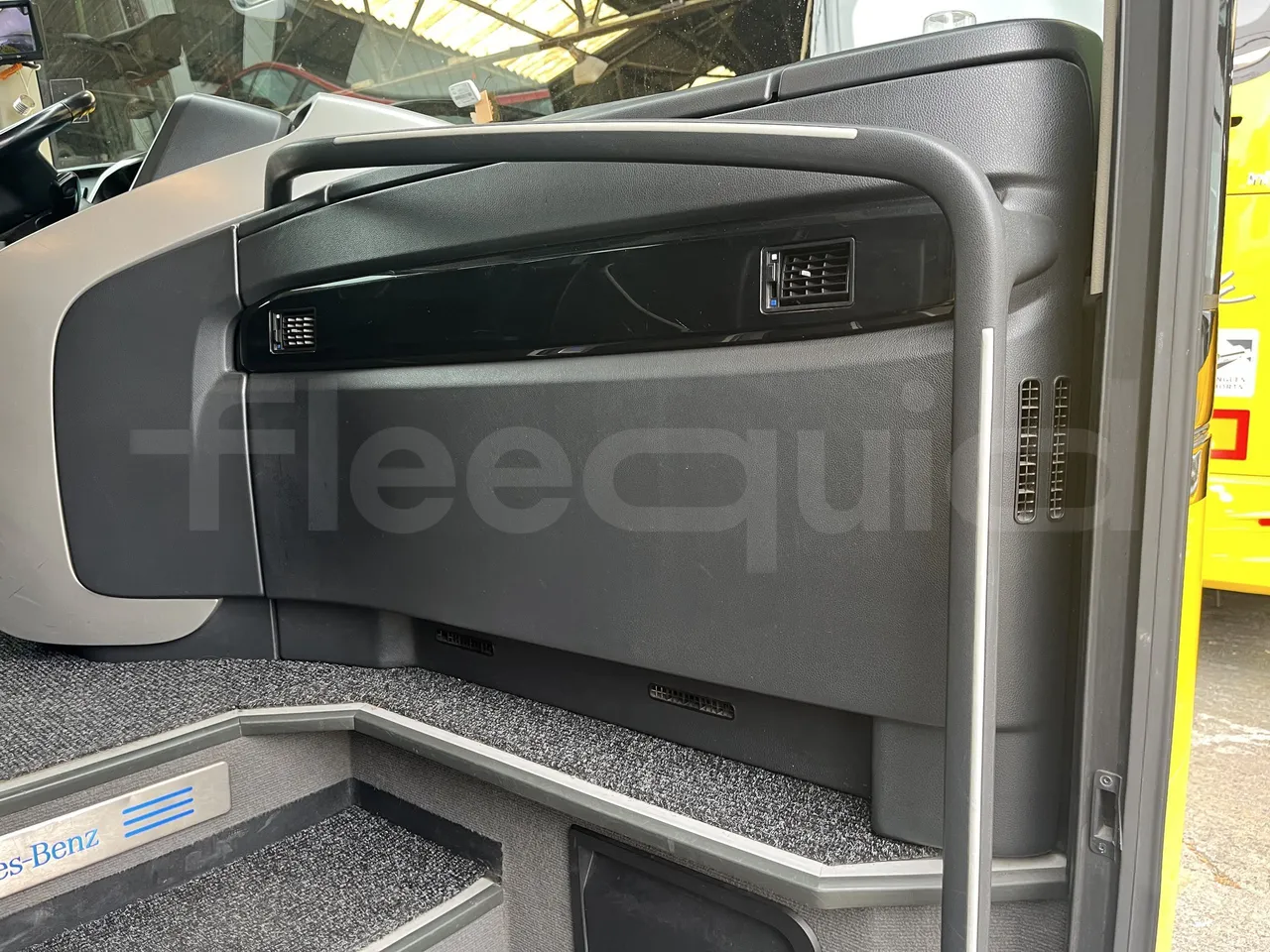 Mercedes-Benz Tourismo - Image