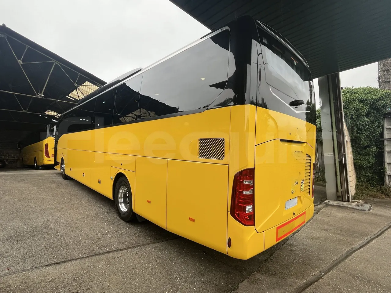 Mercedes-Benz Tourismo - 3/4 Rear Left Side