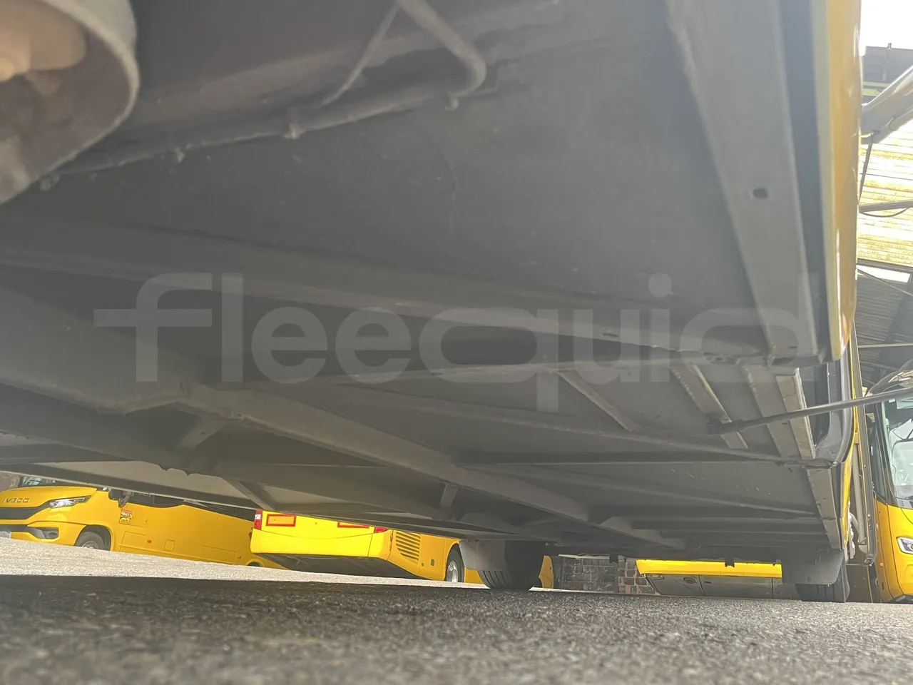 Mercedes-Benz Tourismo - Second Axle Discs Left Side