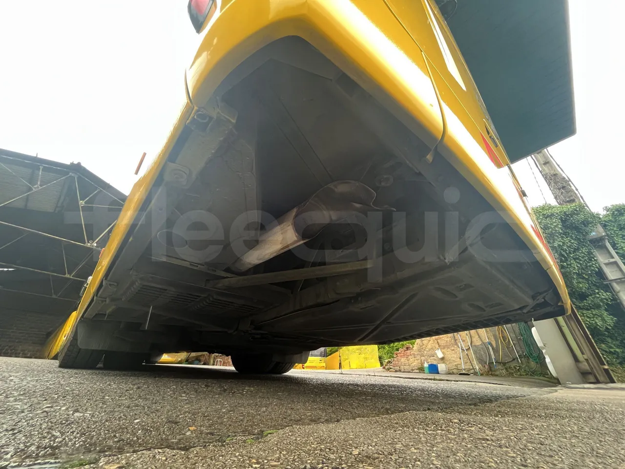 Mercedes-Benz Tourismo - Second Axle Discs Right Side