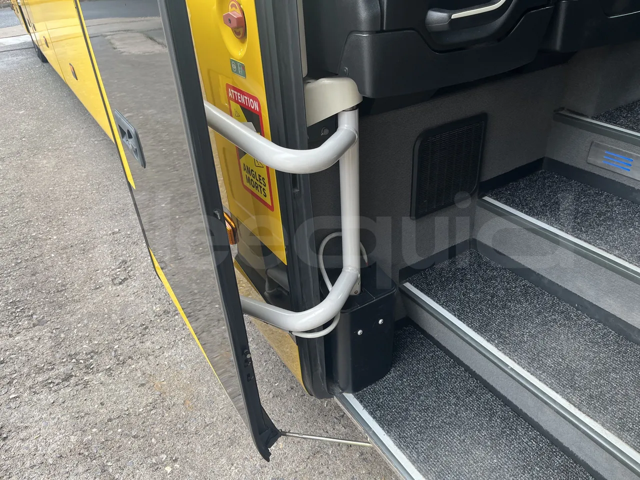 Mercedes-Benz Tourismo - Door Mechanism