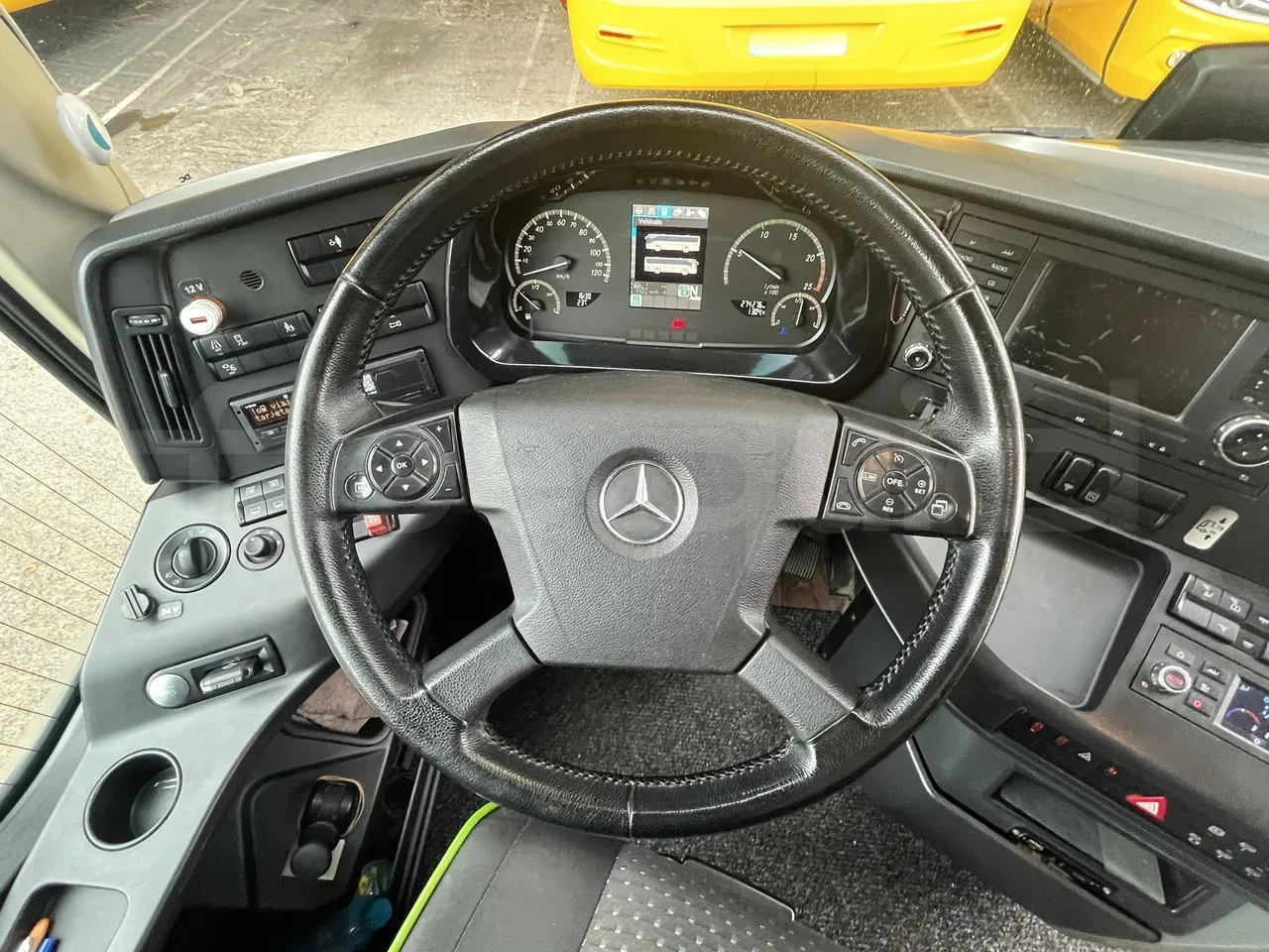 Mercedes-Benz Tourismo - Steering Wheel