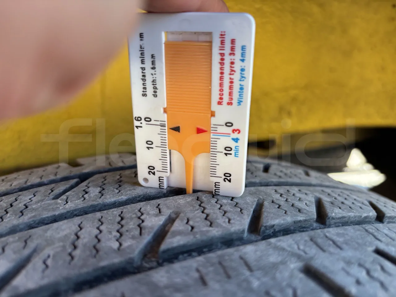 Mercedes-Benz Sprinter - Second Axle Left Side: Complete Wheel