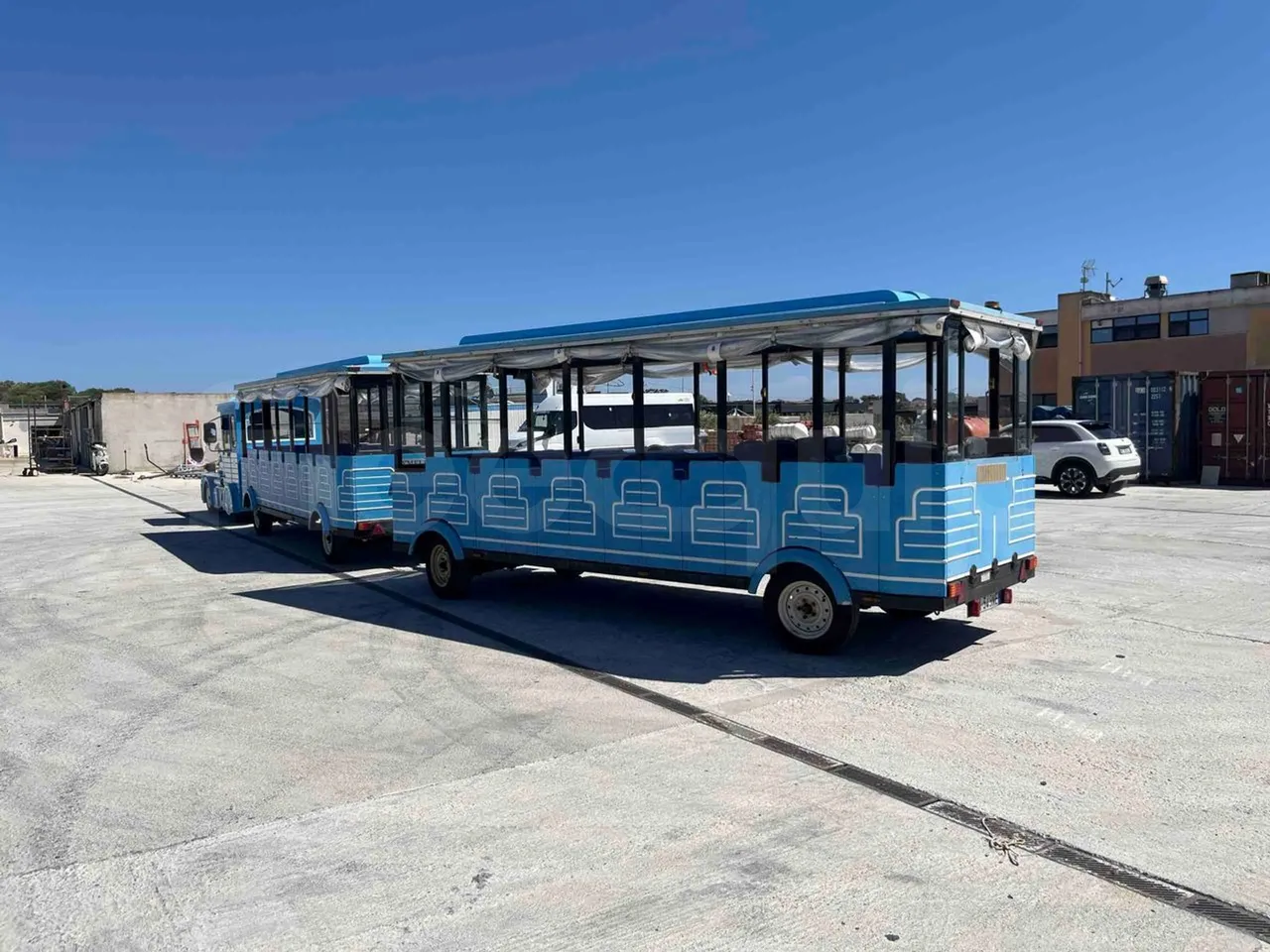 Tianjin Brother Tourist Train YLG 20V3 - 3/4 left rear side