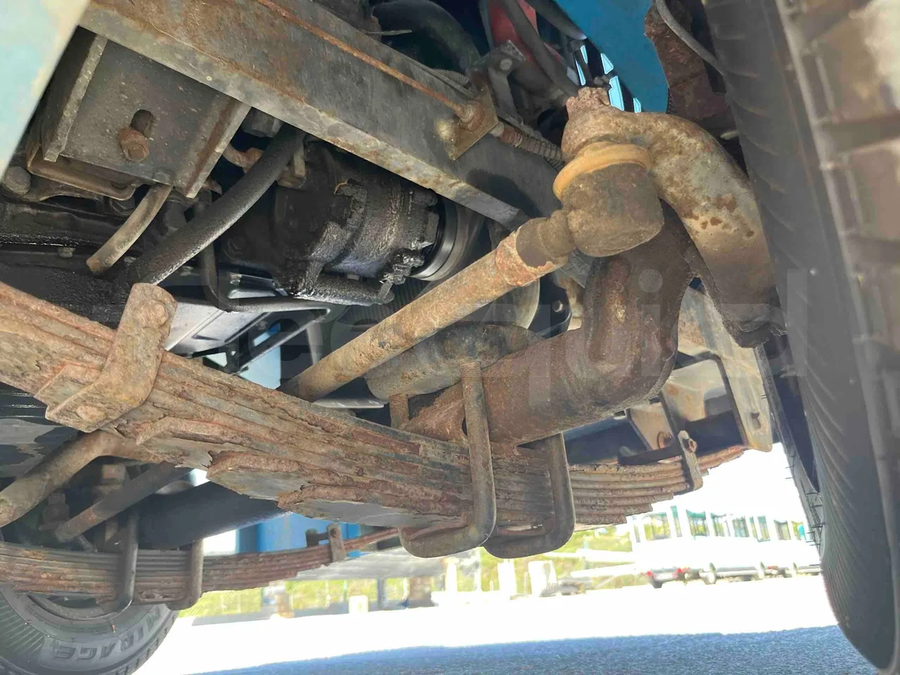 Tianjin Brother Tourist Train YLG 20V3 - front shock absorbers right