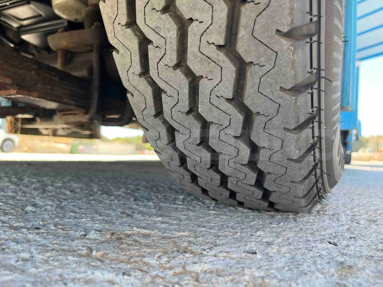 Tianjin Brother Tourist Train YLG 20V3 - tread condition front tires right
