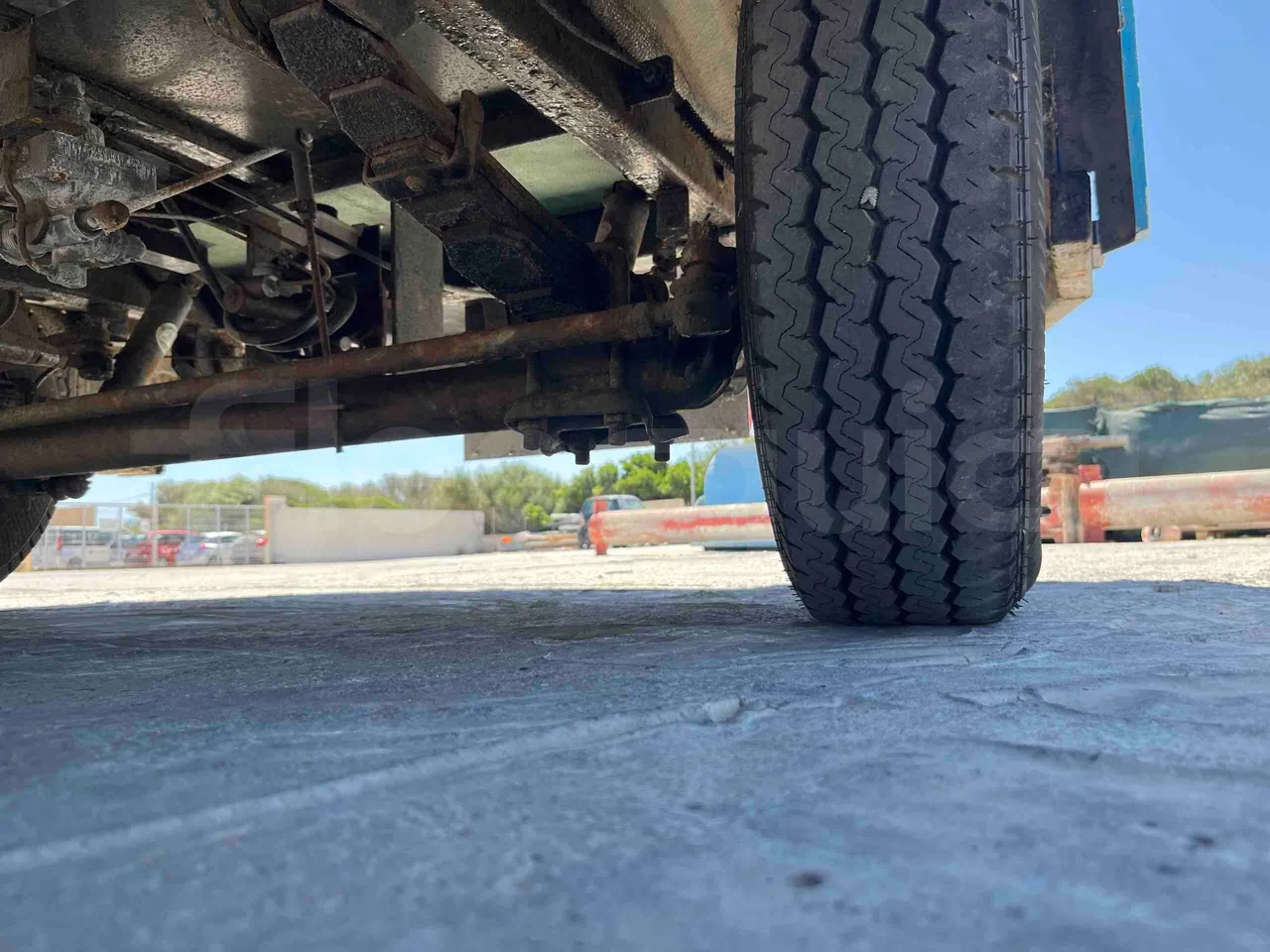 Tianjin Brother Tourist Train YLG 20V3 - tread condition third axle tires right