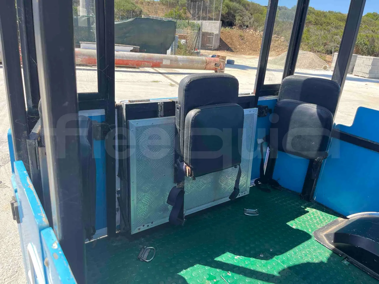Tianjin Brother Tourist Train YLG 20V3 - platform code photo