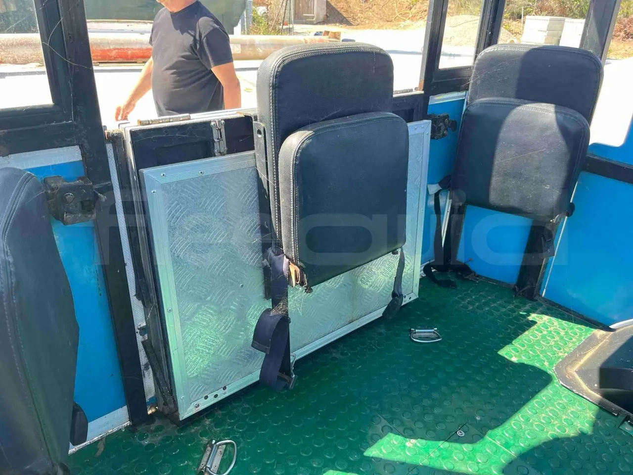 Tianjin Brother Tourist Train YLG 20V3 - platform open photo