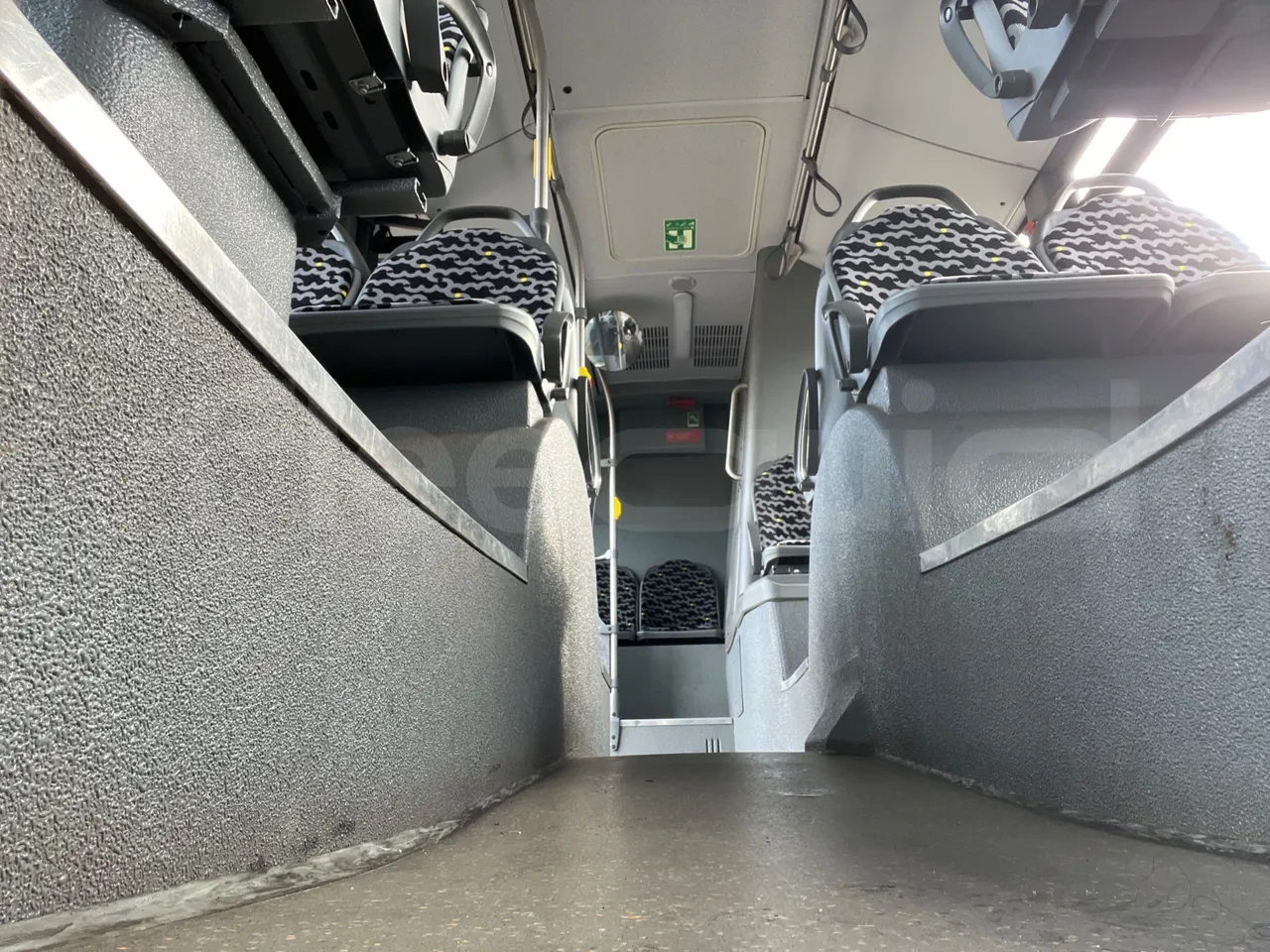 Mercedes-Benz Conecto 628881 - Euro6 - 220kW - 12.134mt - seat brackets photo