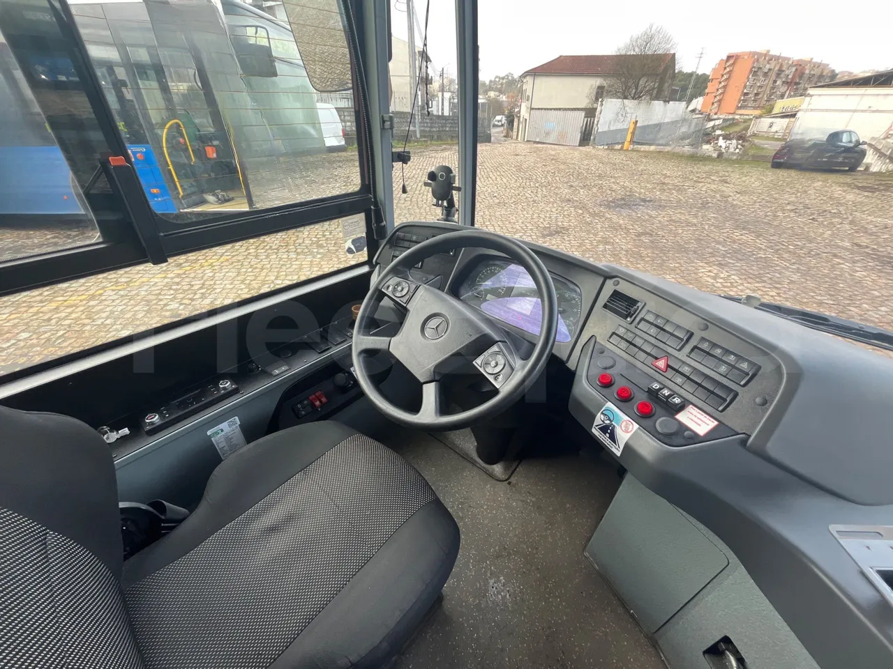 Mercedes-Benz Conecto 628881 - Euro6 - 220kW - 12.134mt - buttons panels on