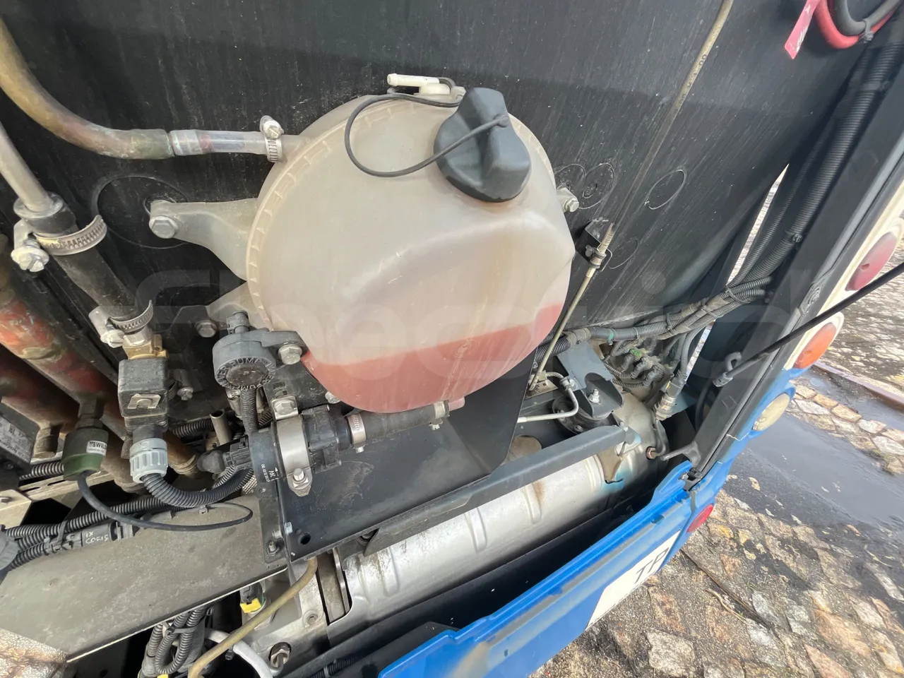 Mercedes-Benz Conecto 628881 - Euro6 - 220kW - 12.134mt - air conditioning compressor