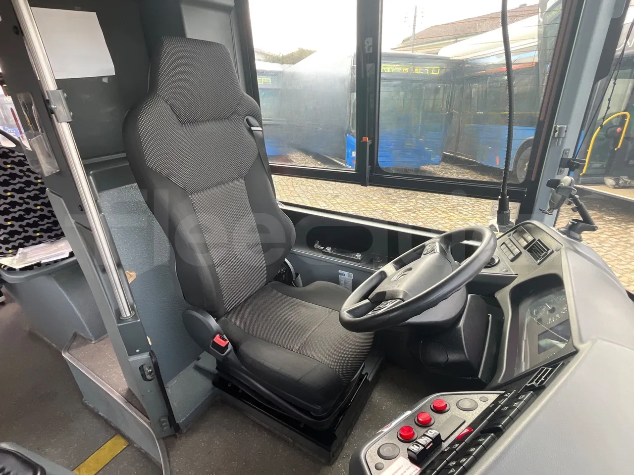 Mercedes-Benz Conecto 628881 - Euro6 - 220kW - 12.134mt - driver's seat photo