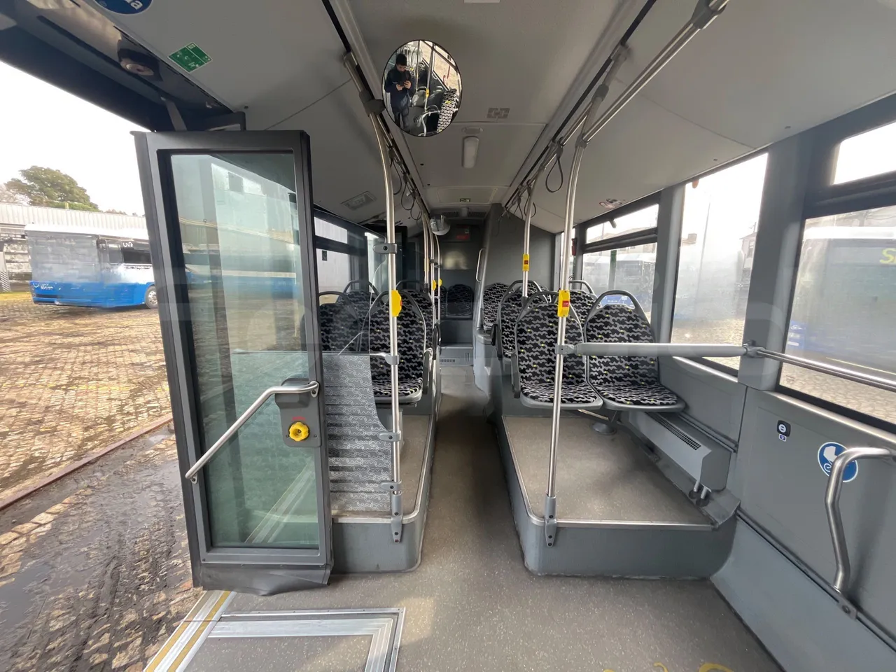 Mercedes-Benz Conecto 628881 - Euro6 - 220kW - 12.134mt - reverse view middle aisle