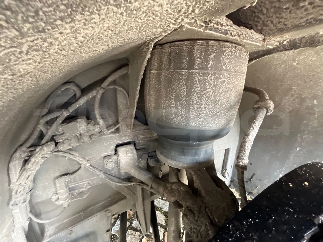 Mercedes-Benz Conecto 628881 - Euro6 - 220kW - 12.134mt - central undercarriage photo