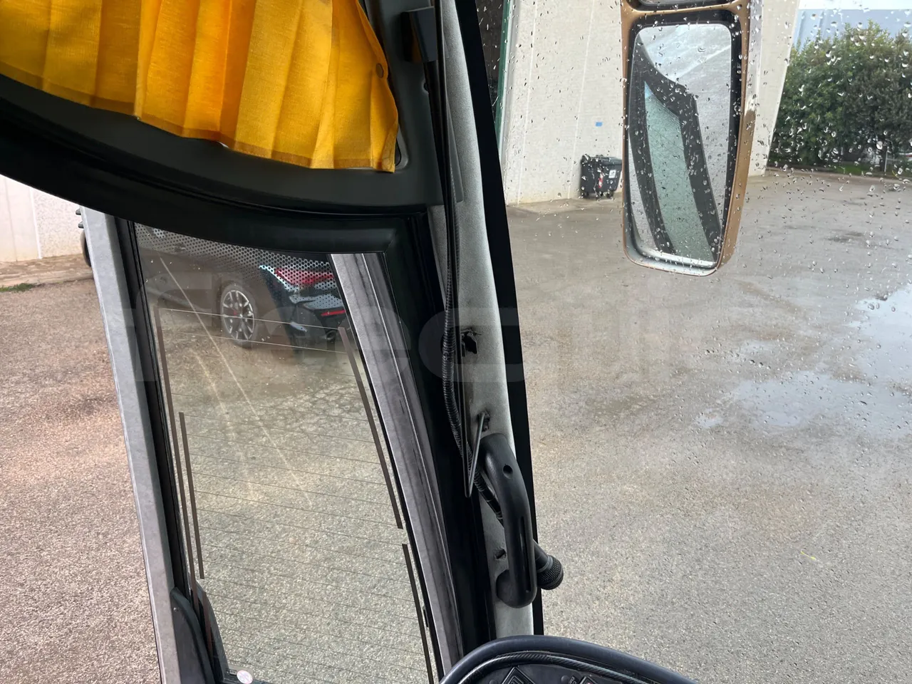 Irisbus Domino Orlandi 2001 397E 12.35 - Euro3 - 259kW - 12mt - driver microphone accessories photo