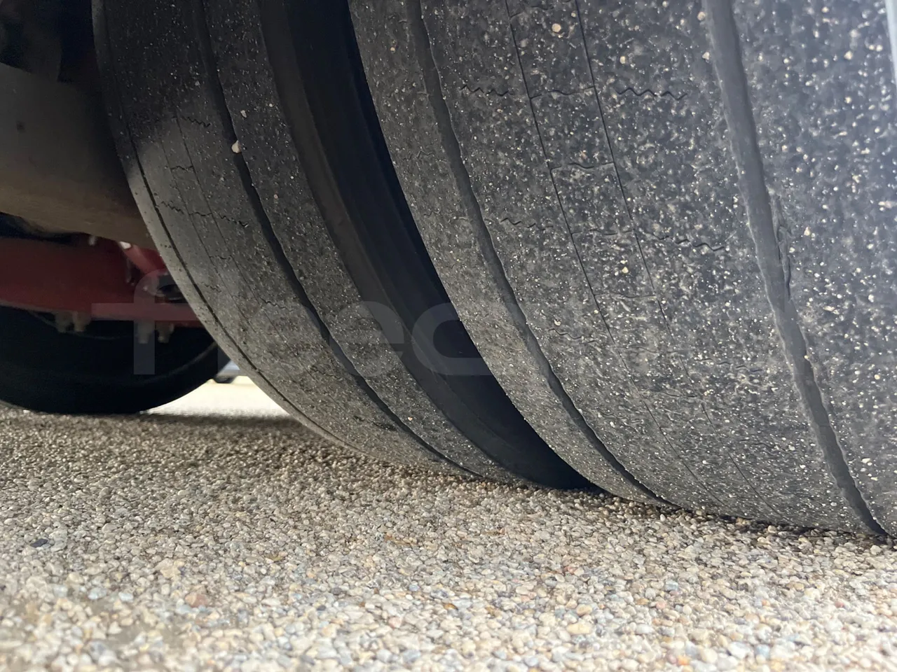 Irisbus Domino Orlandi 2001 397E 12.35 - Euro3 - 259kW - 12mt - tread condition front tires left