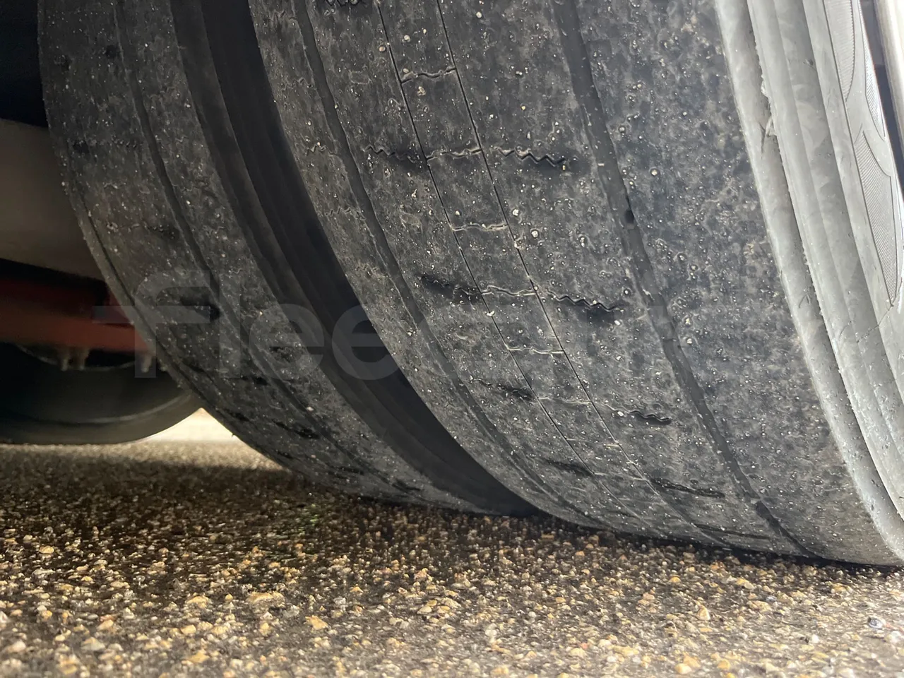 Irisbus Domino Orlandi 2001 397E 12.35 - Euro3 - 259kW - 12mt - tread condition front tires right