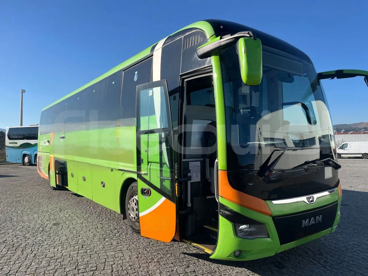 Man Lion's Coach C - Base cover photo