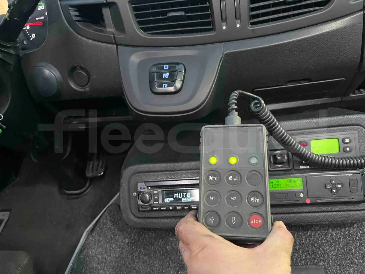Iveco Ferqui Nora - EUR6 - 162kW - 9.070m - driver microphone accessories photo