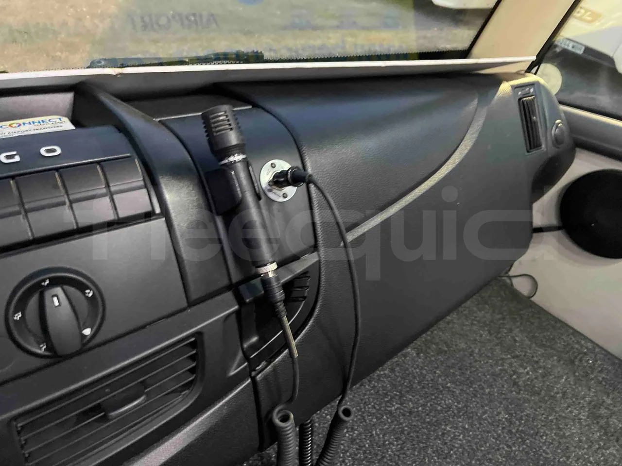 Iveco Ferqui Nora - EUR6 - 162kW - 9.070m - hostes microphone accessories photo