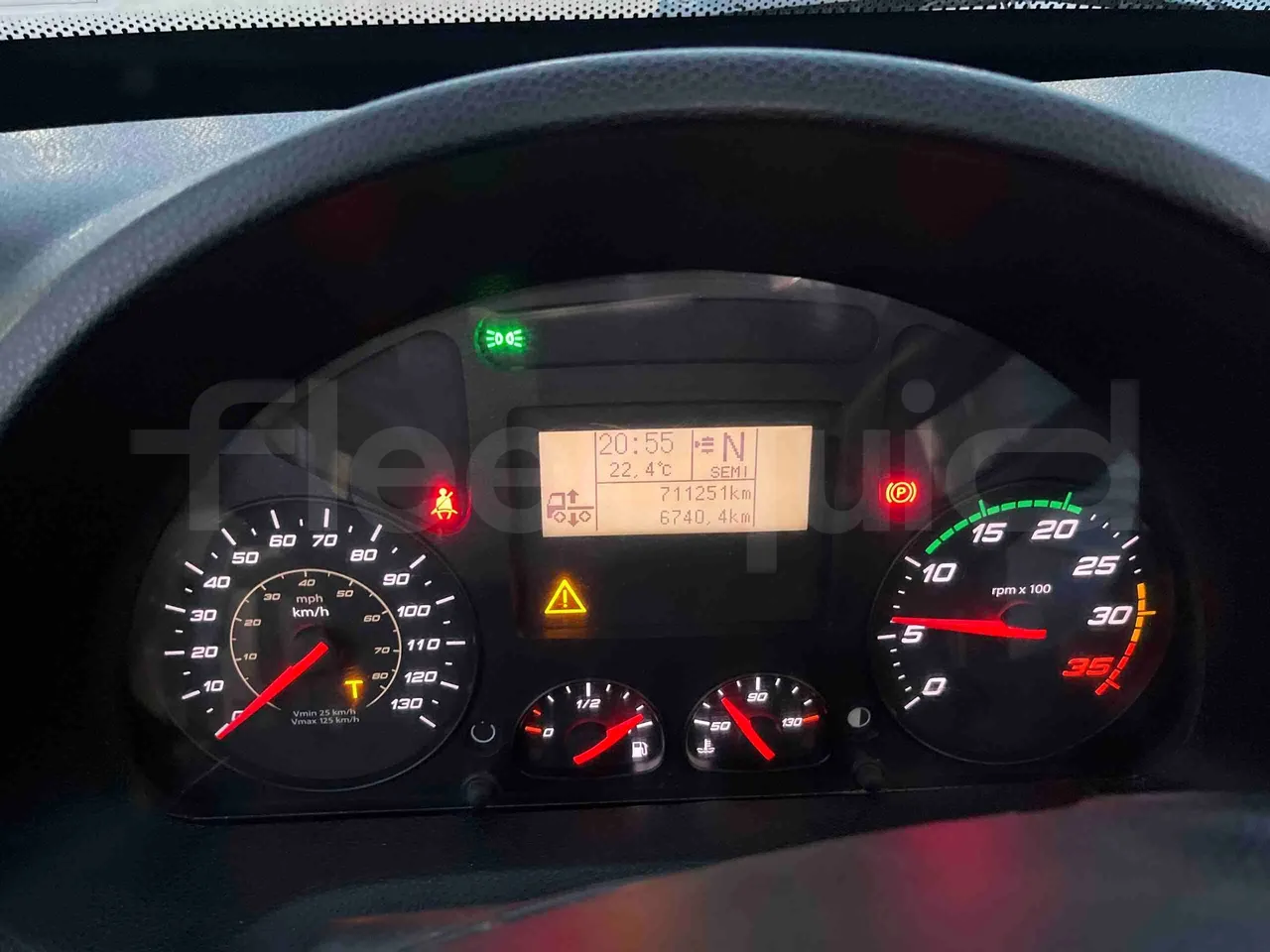 Iveco Ferqui Nora - EUR6 - 162kW - 9.070m - dashboard lights on