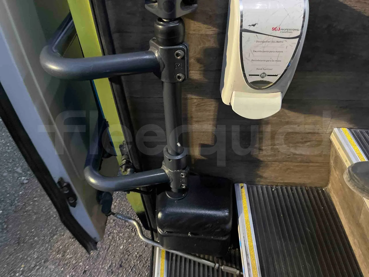 Iveco Ferqui Nora - EUR6 - 162kW - 9.070m - door mechanism photo