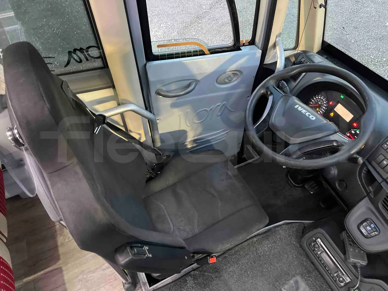 Iveco Ferqui Nora - EUR6 - 162kW - 9.070m - driver's seat photo