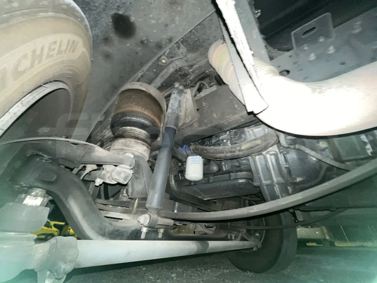 Iveco Ferqui Nora - EUR6 - 162kW - 9.070m - front shock absorbers left