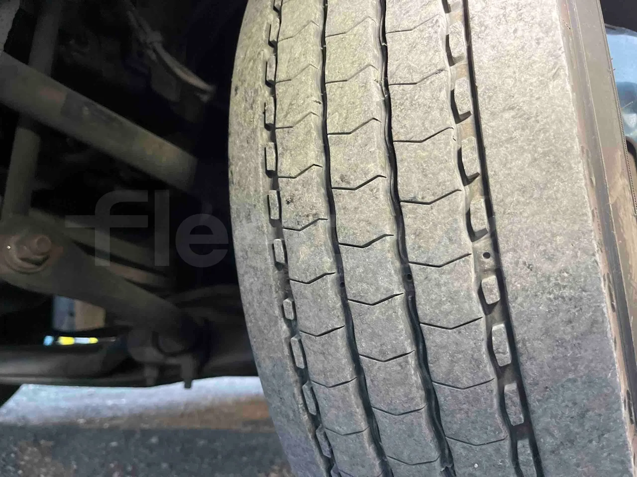 Iveco Ferqui Nora - EUR6 - 162kW - 9.070m - tread condition front tires right