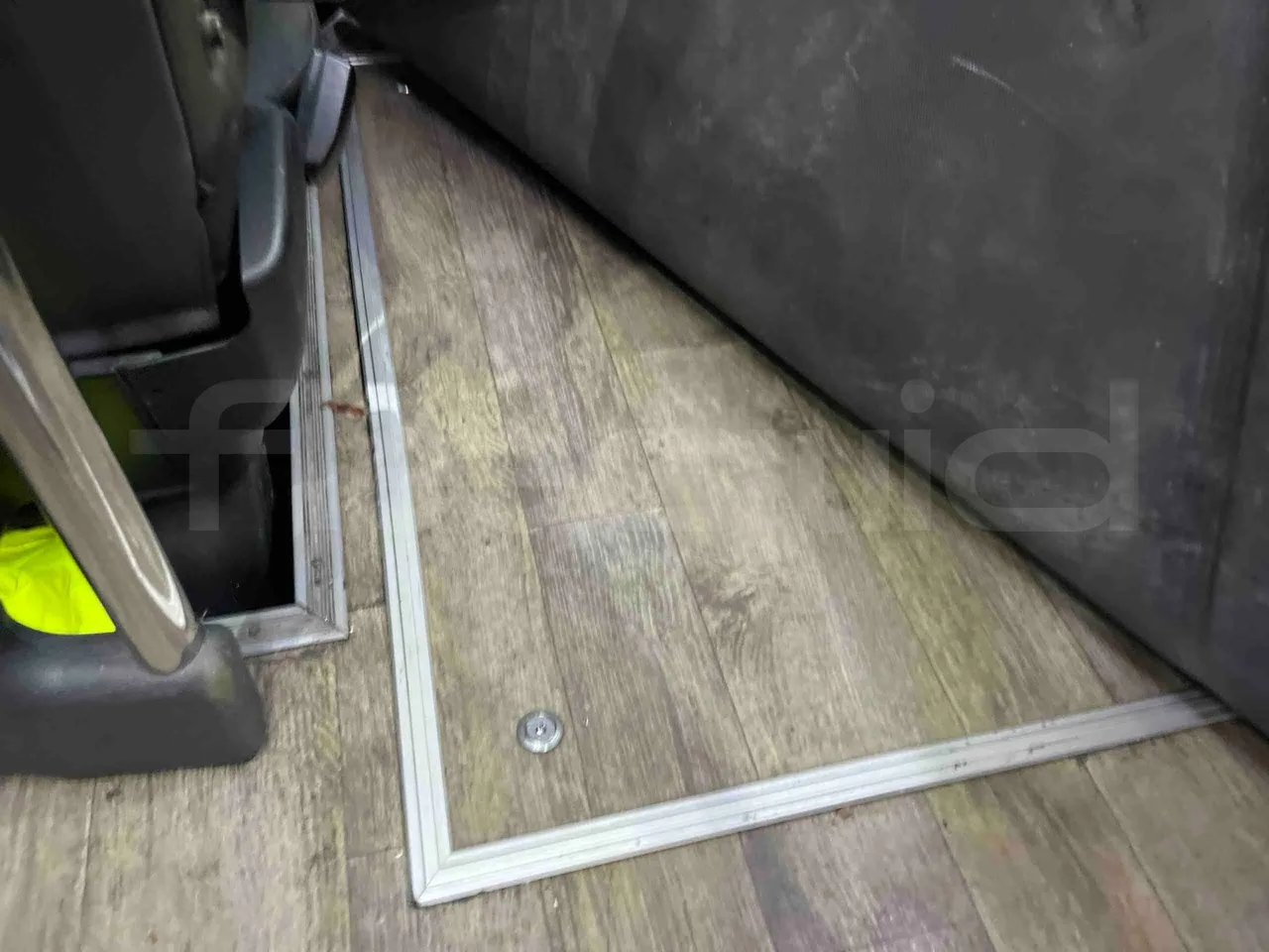 Iveco Ferqui Nora - EUR6 - 162kW - 9.070m - overhead compartments photo